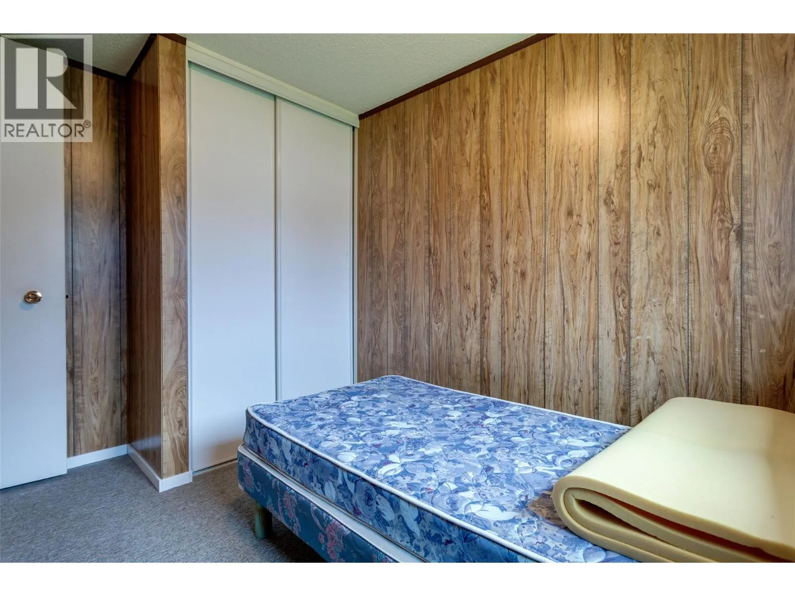 450 Hollywood Road S