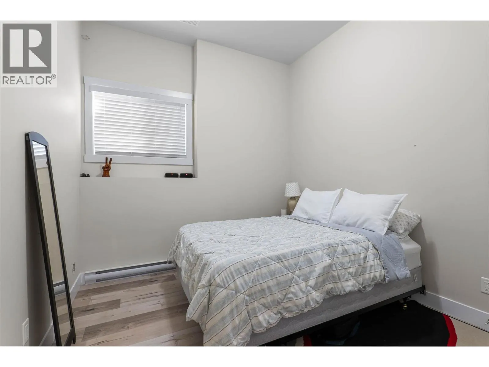 2185 Linfield Drive