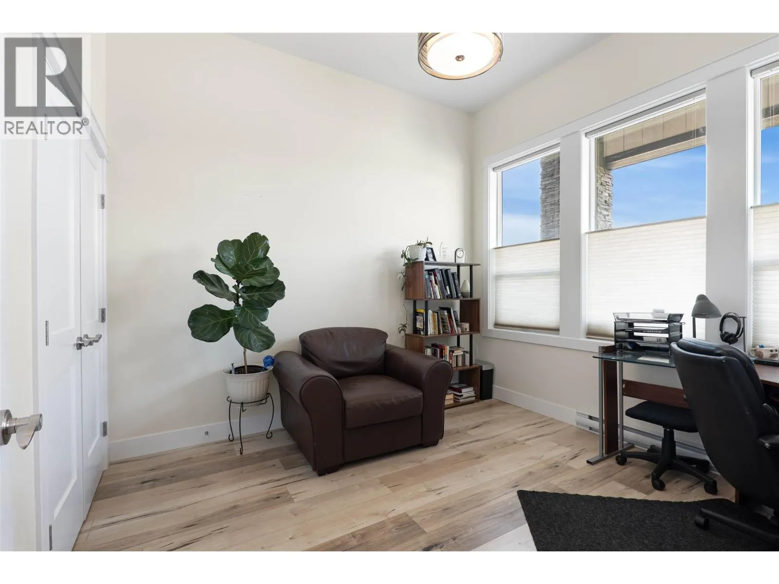 2185 Linfield Drive