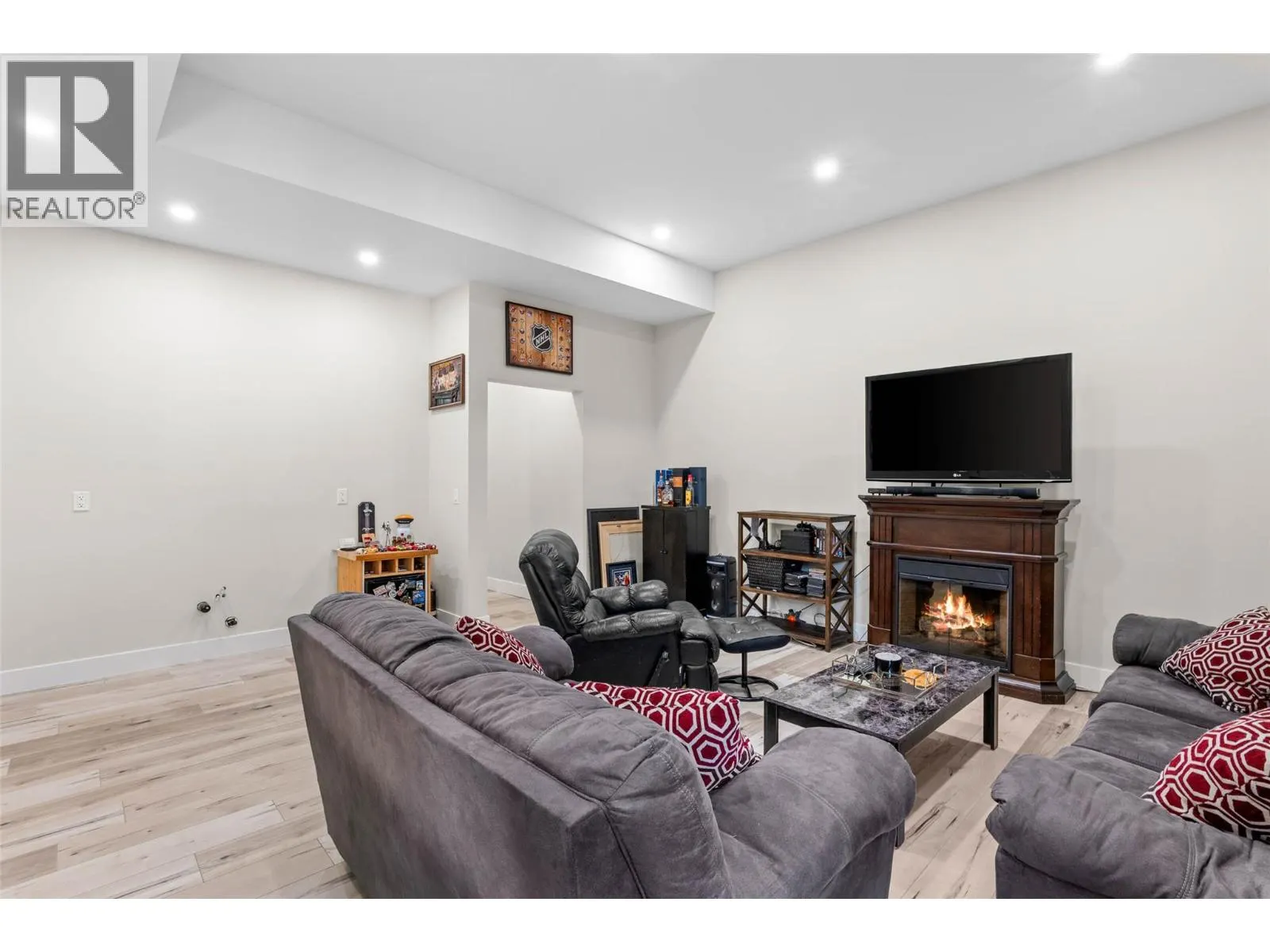 2185 Linfield Drive