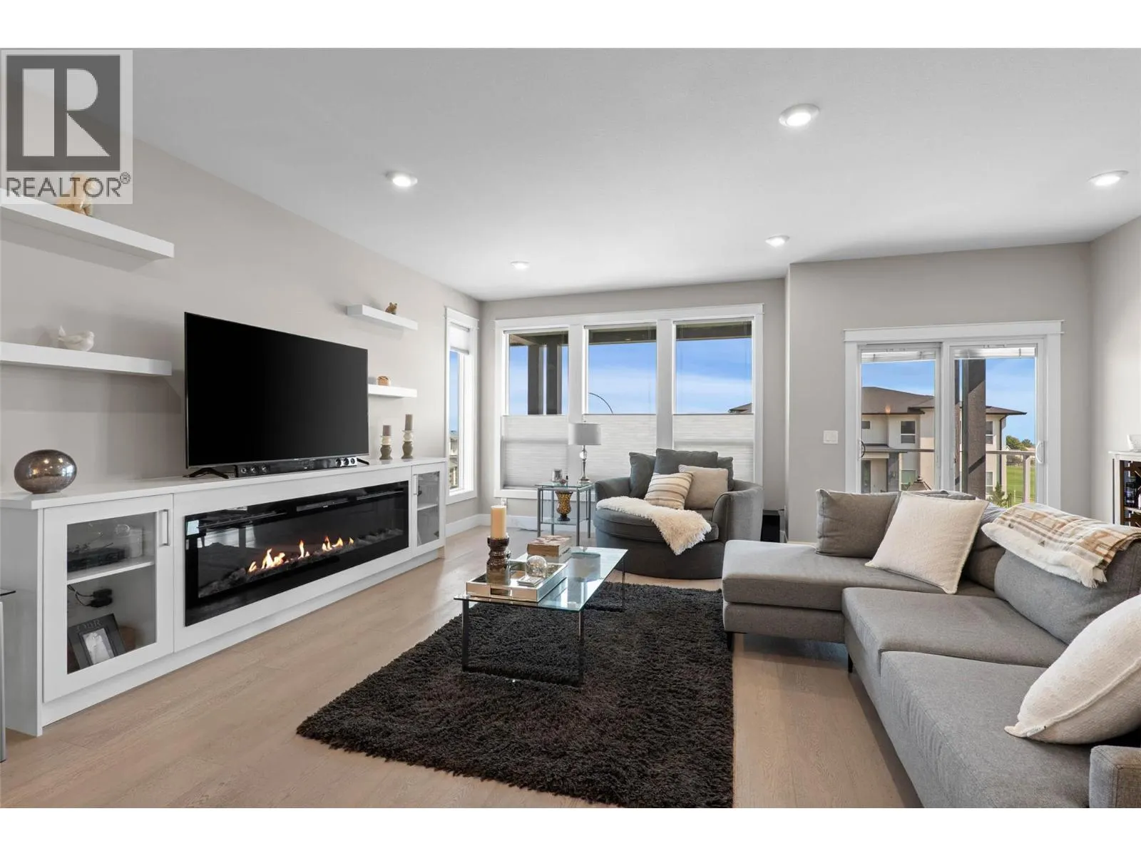 2185 Linfield Drive
