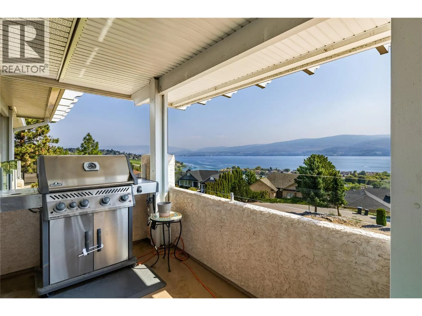 1546 Golden View Drive