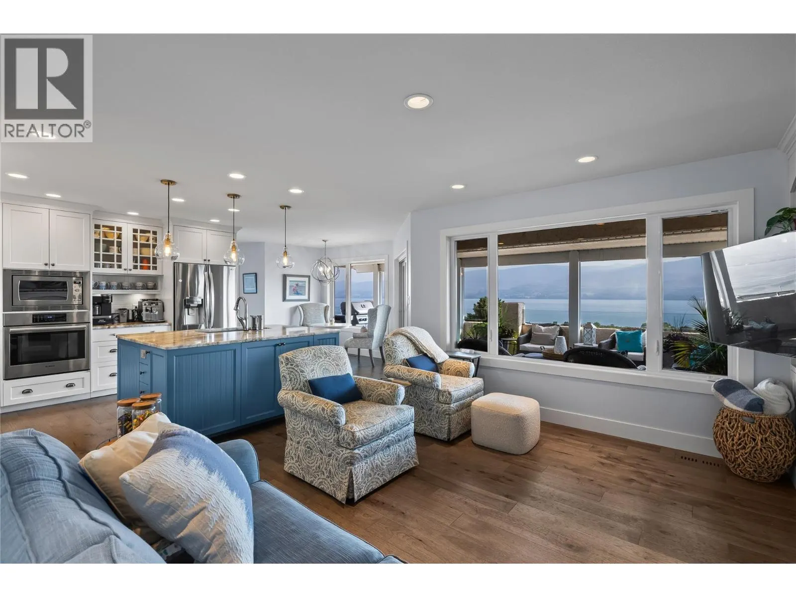 1546 Golden View Drive