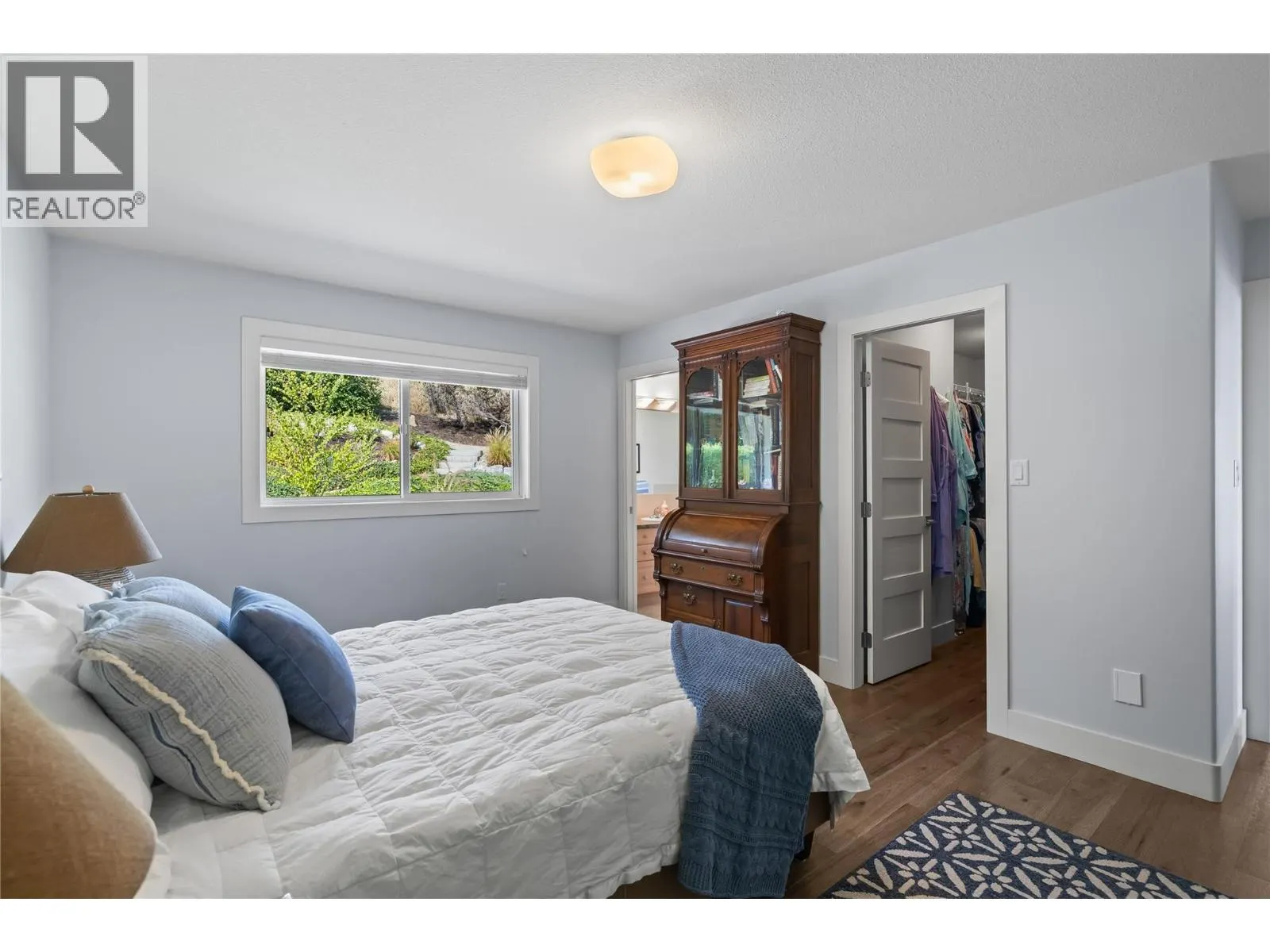 1546 Golden View Drive