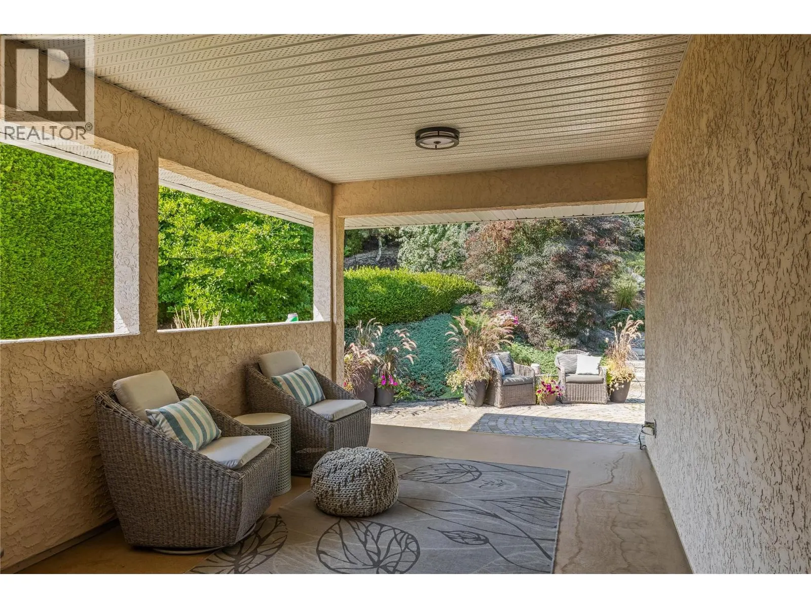1546 Golden View Drive