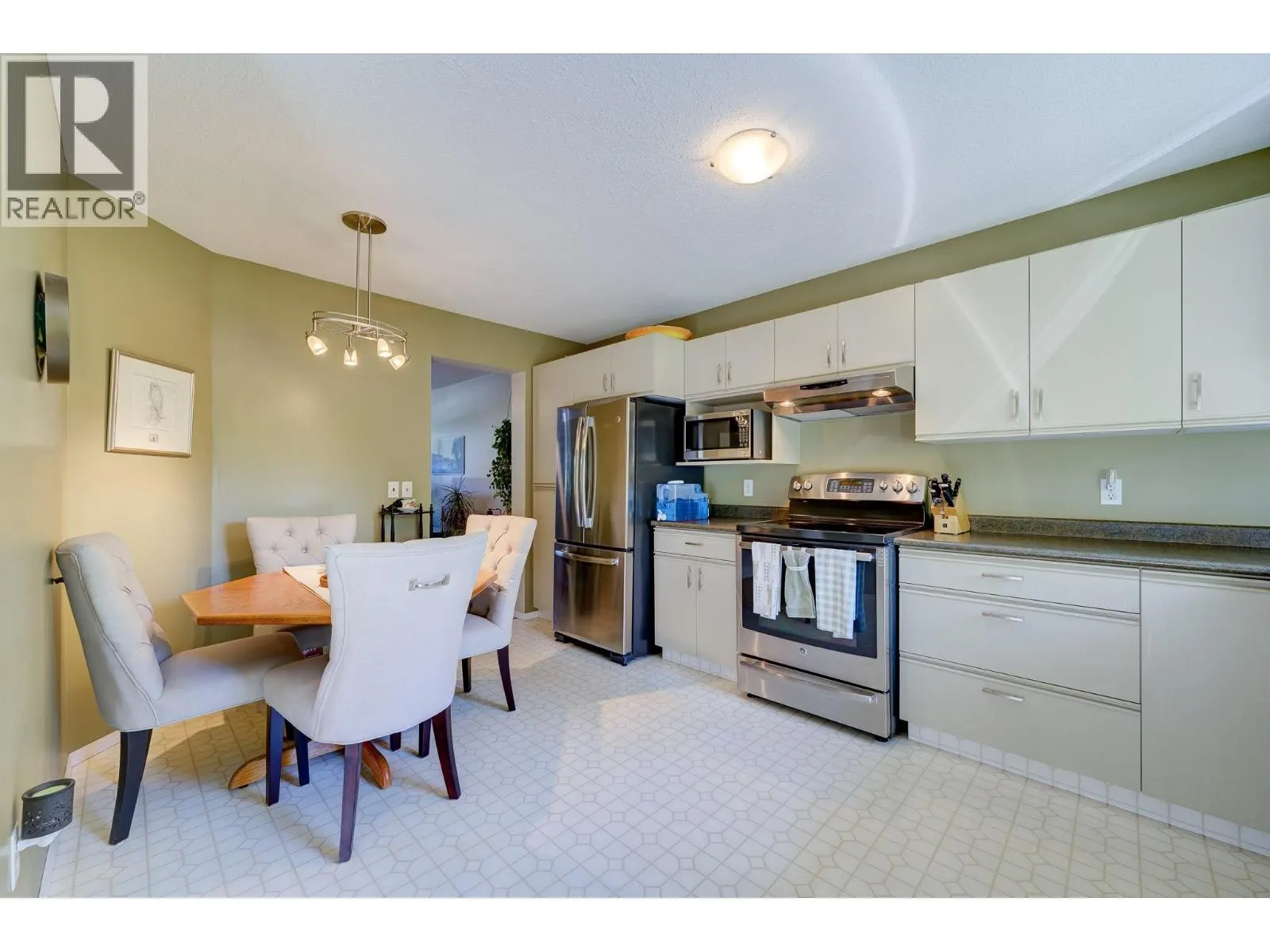 2084 ROBSON Place Unit# 7