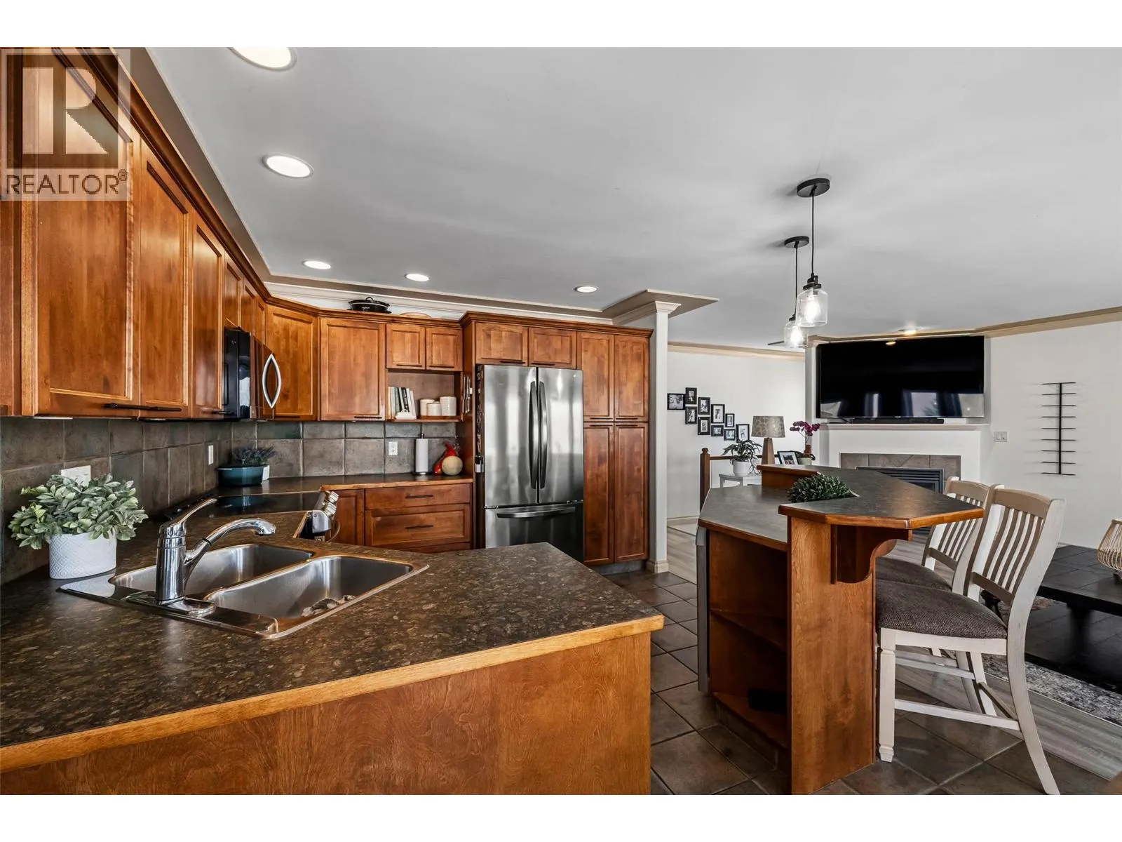 2210 QU'APPELLE Boulevard Unit# 23