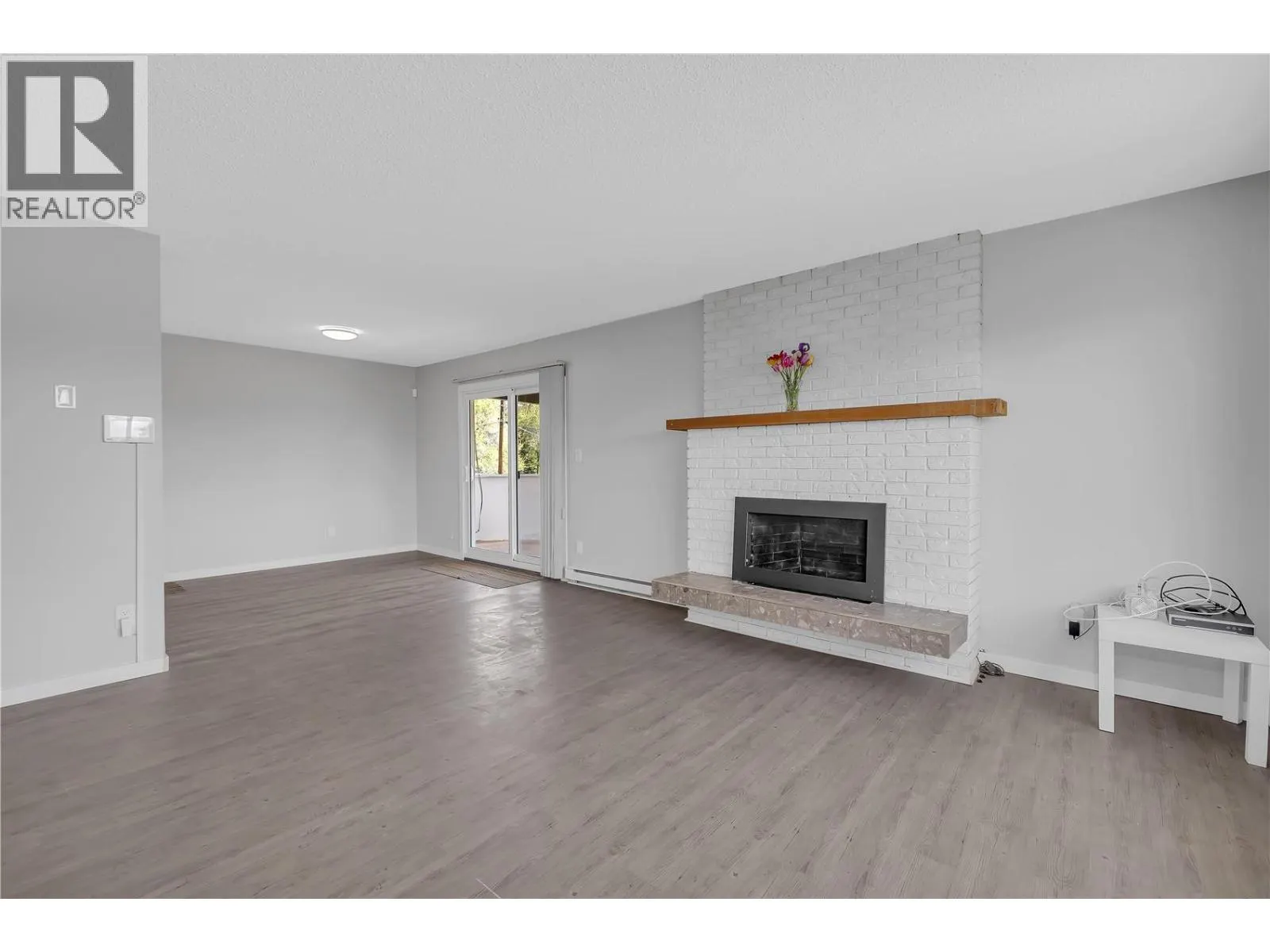 1075 Cactus Road