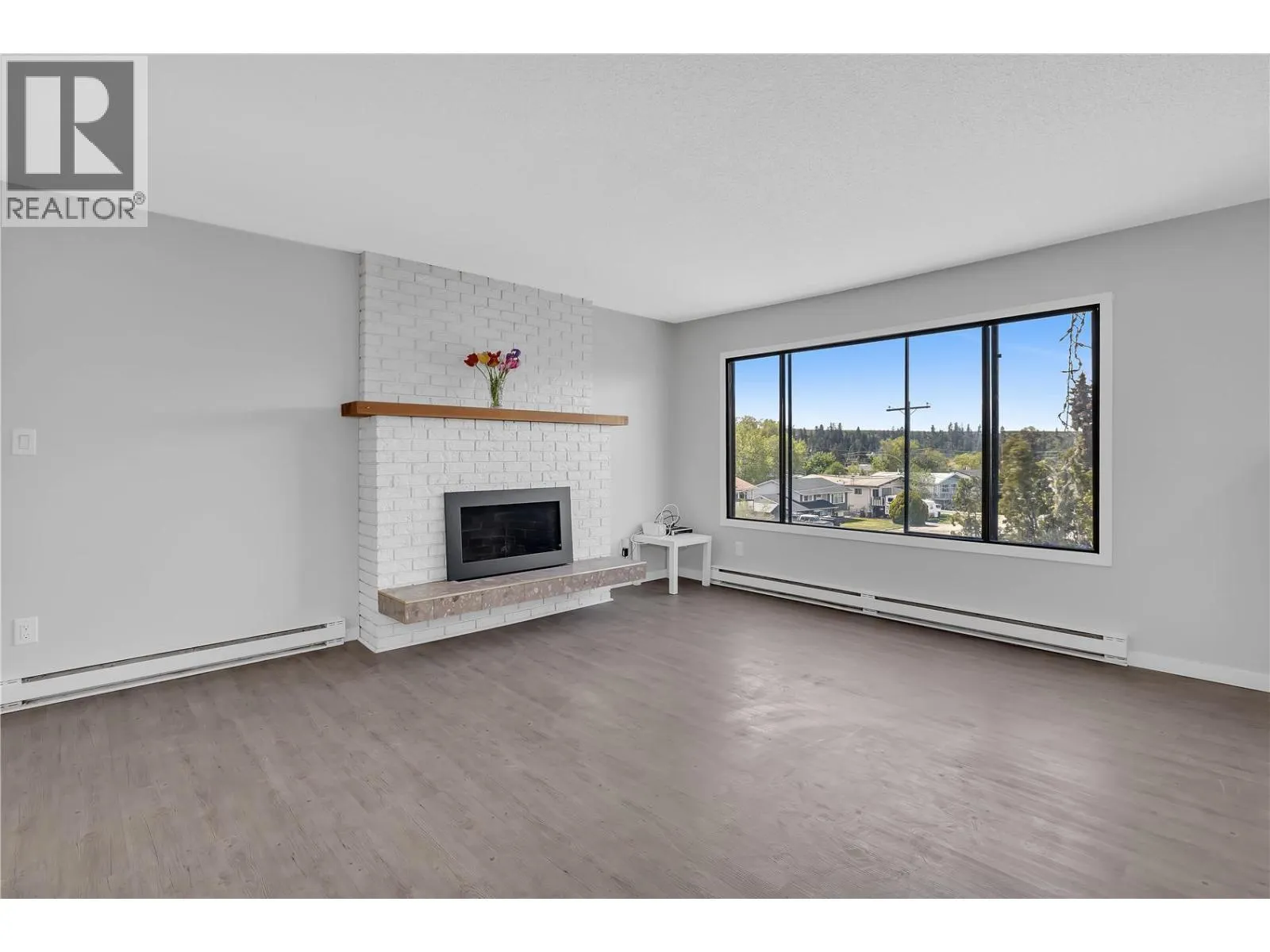1075 Cactus Road