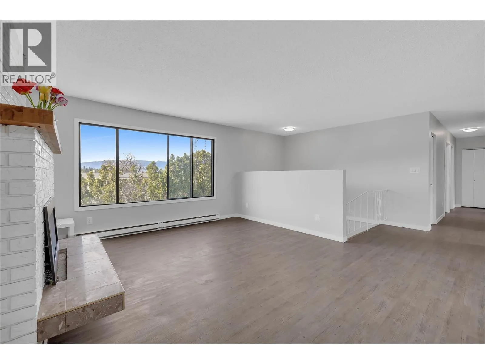 1075 Cactus Road