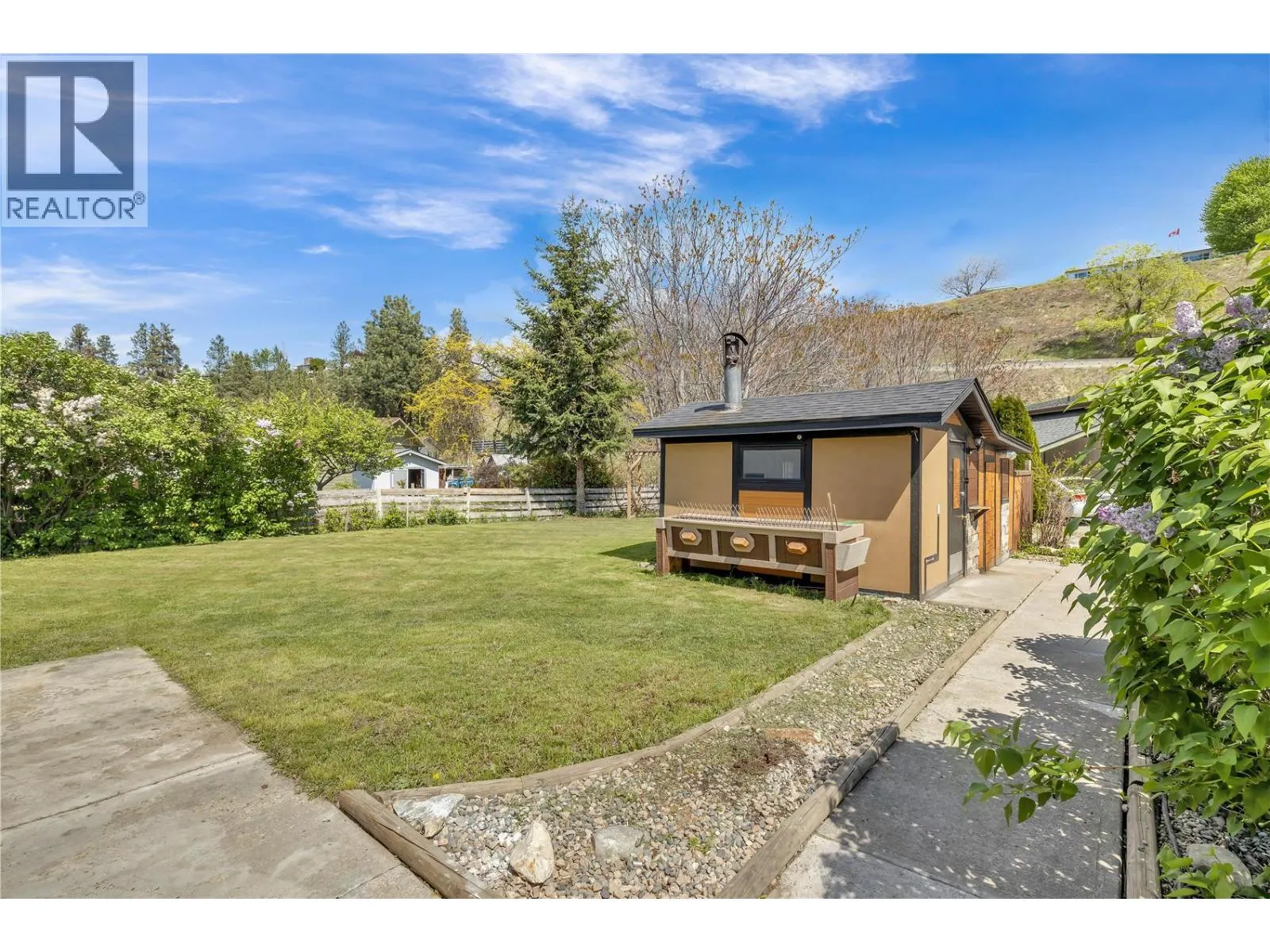 1075 Cactus Road