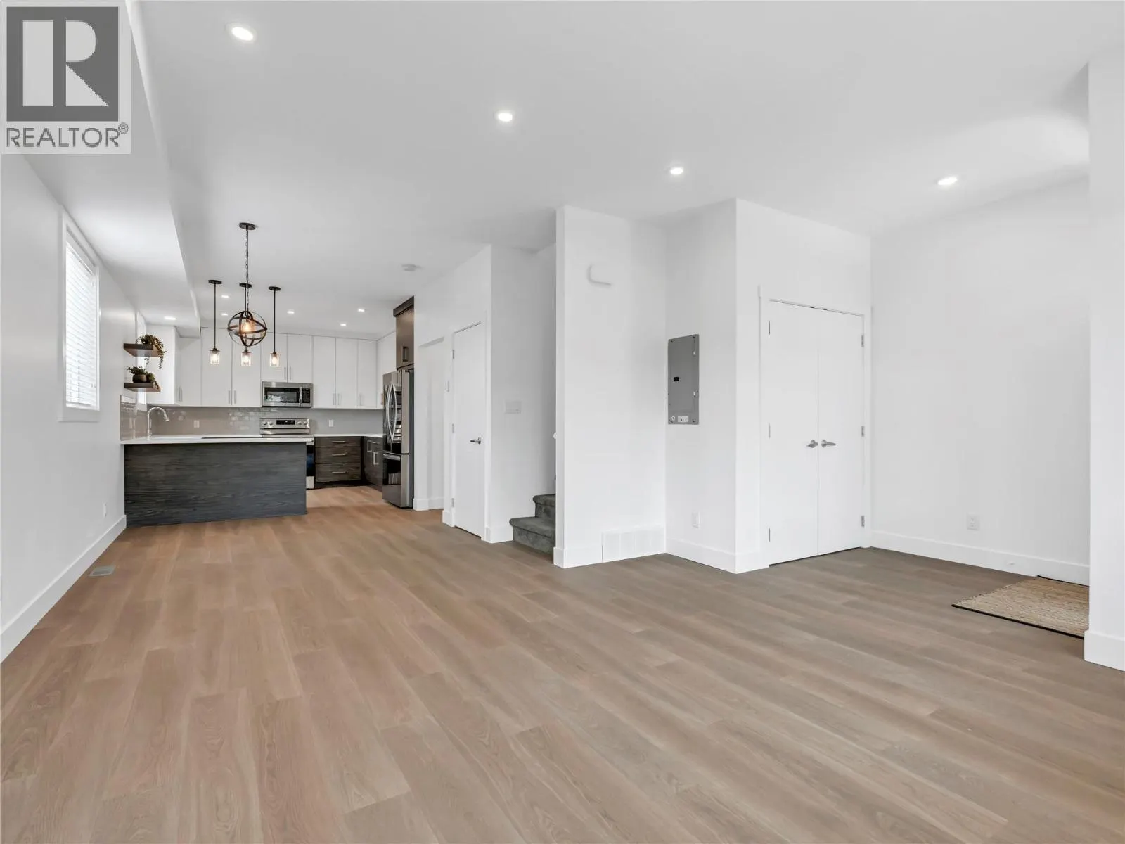 453 MAURICE Street Unit# 102