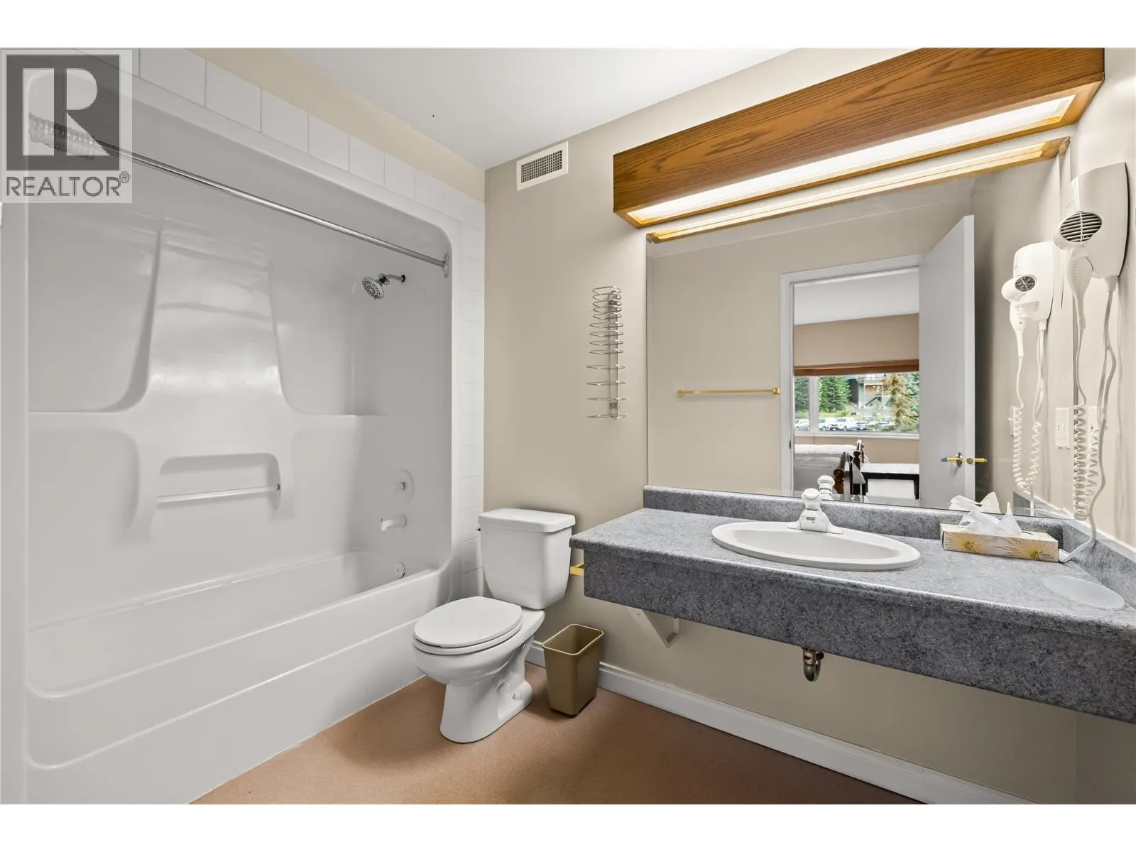 5275 Big White Road Unit# 301