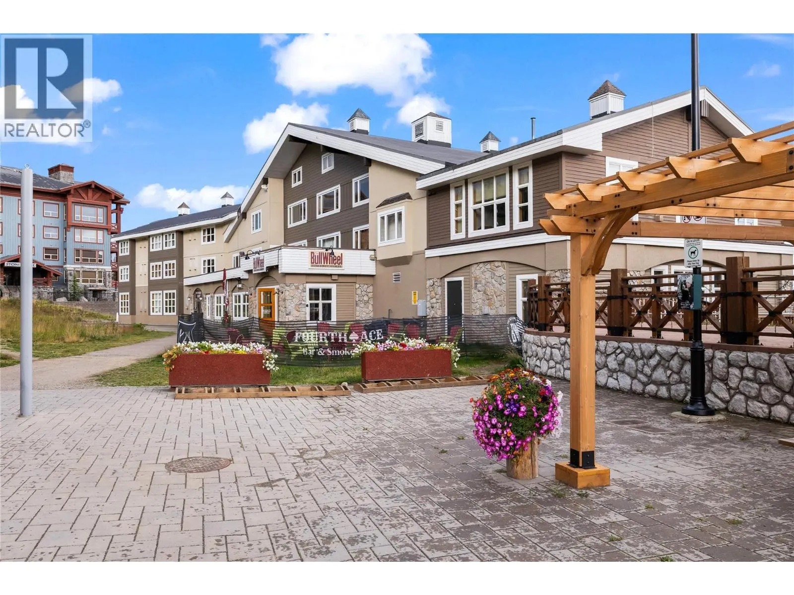 5275 Big White Road Unit# 301