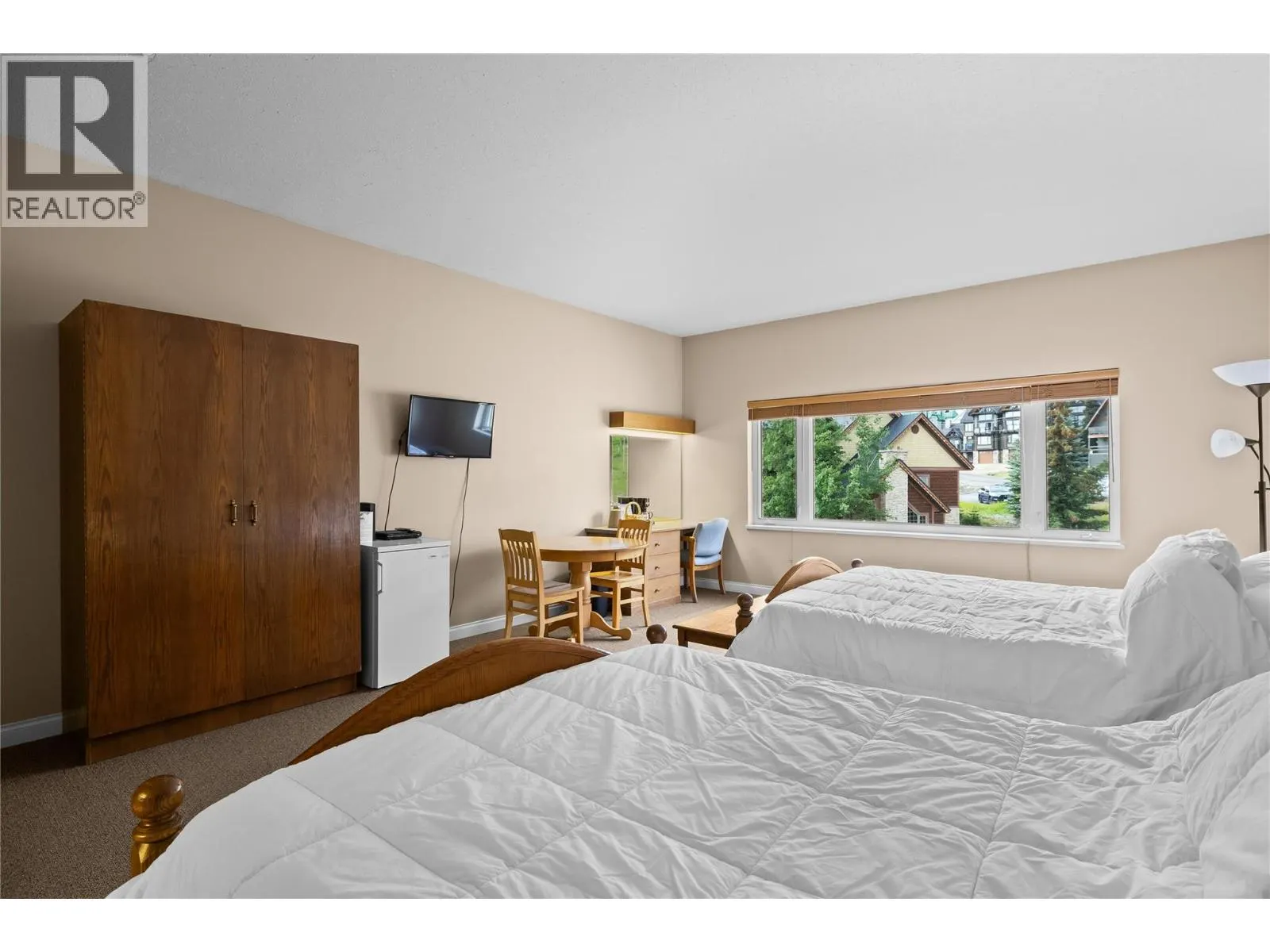 5275 Big White Road Unit# 301