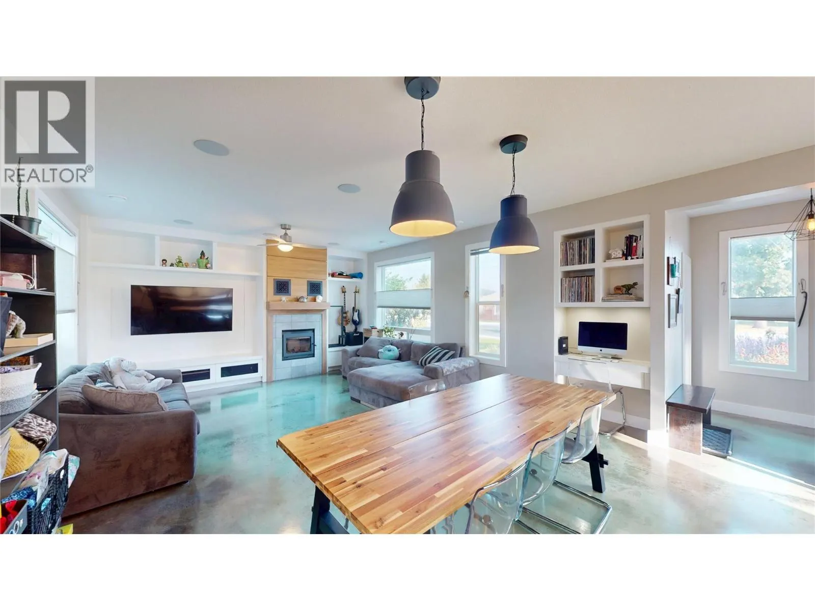 1605 4th Street N