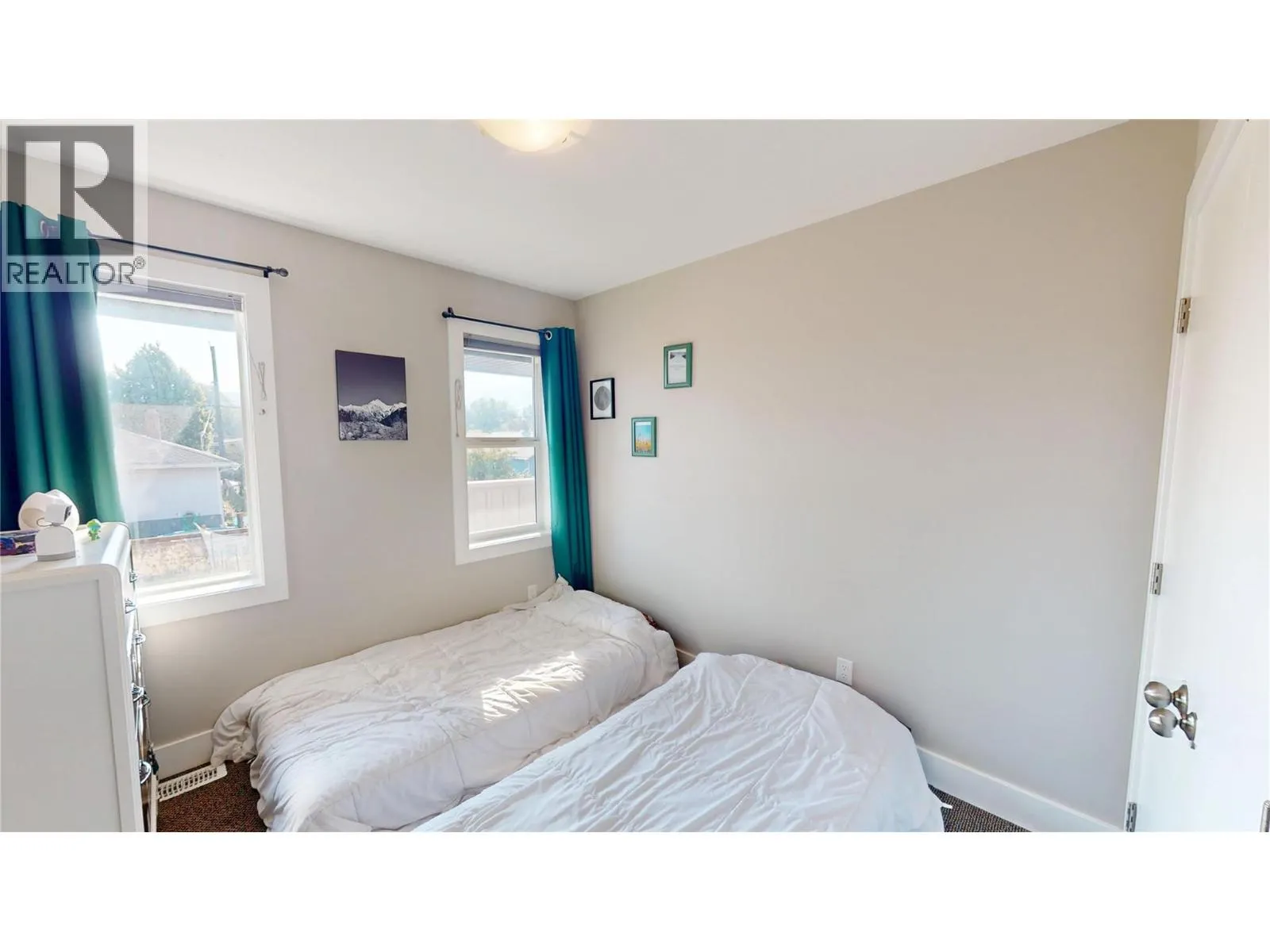 1605 4th Street N