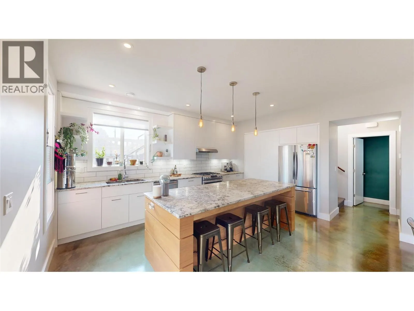 1605 4th Street N