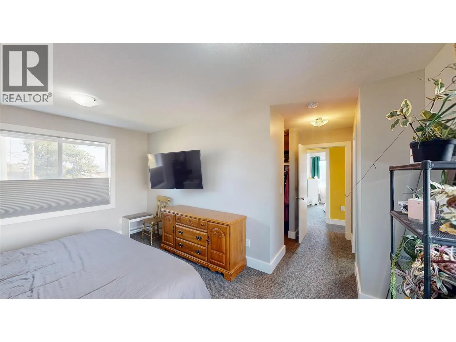 1605 4th Street N