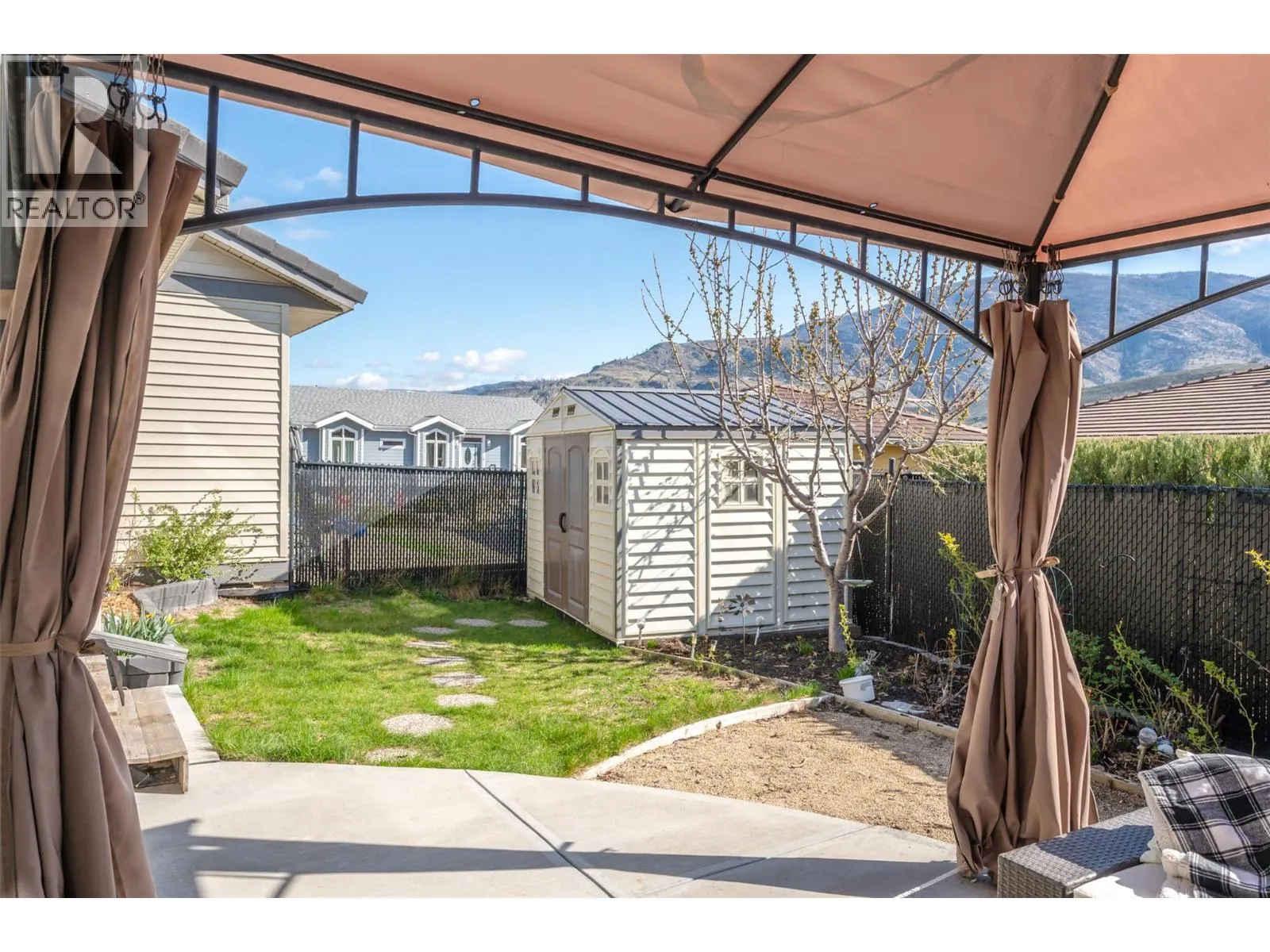 6865 Mountainview Drive