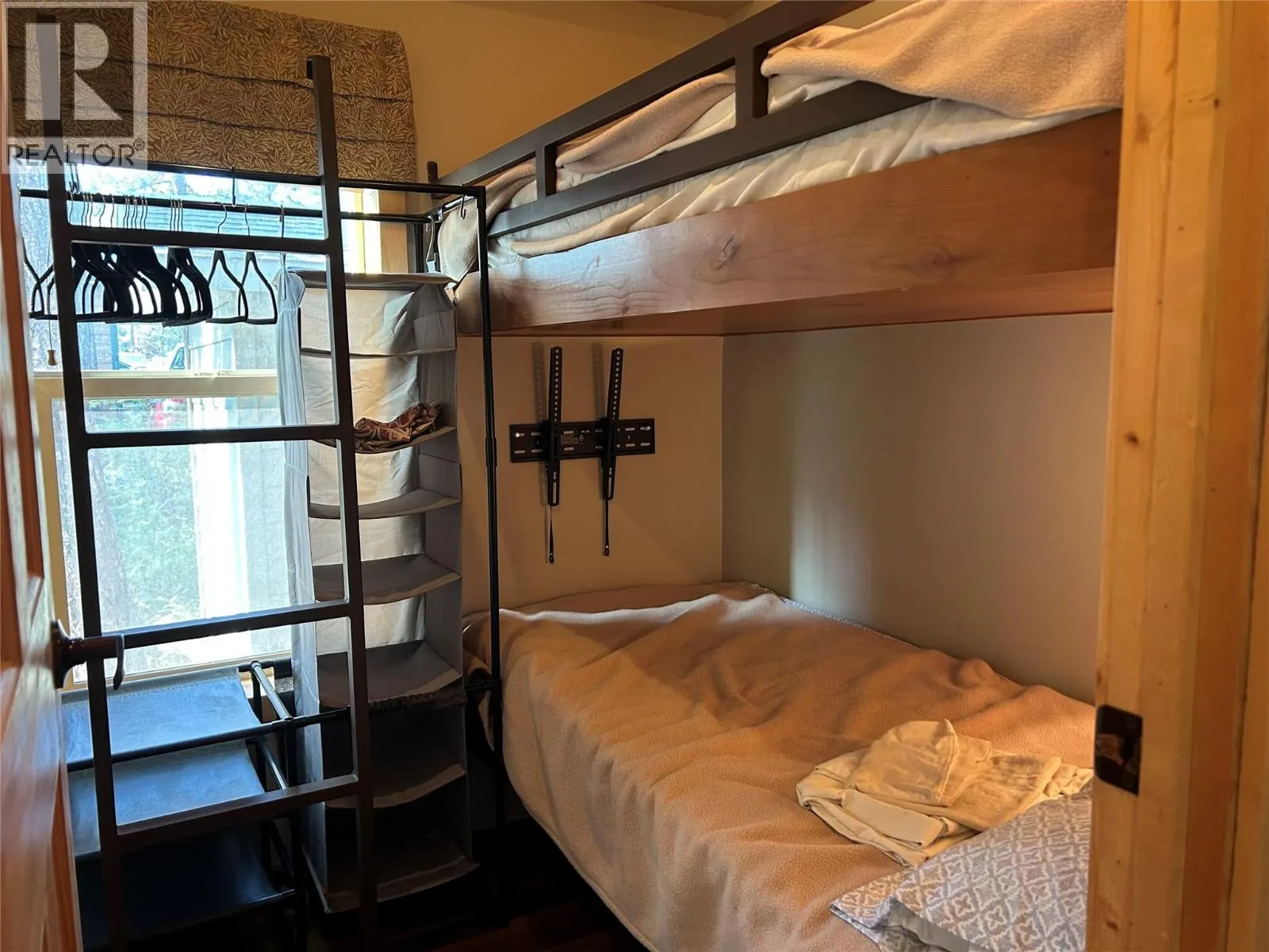 4835 Paradise Valley Drive Unit# 33