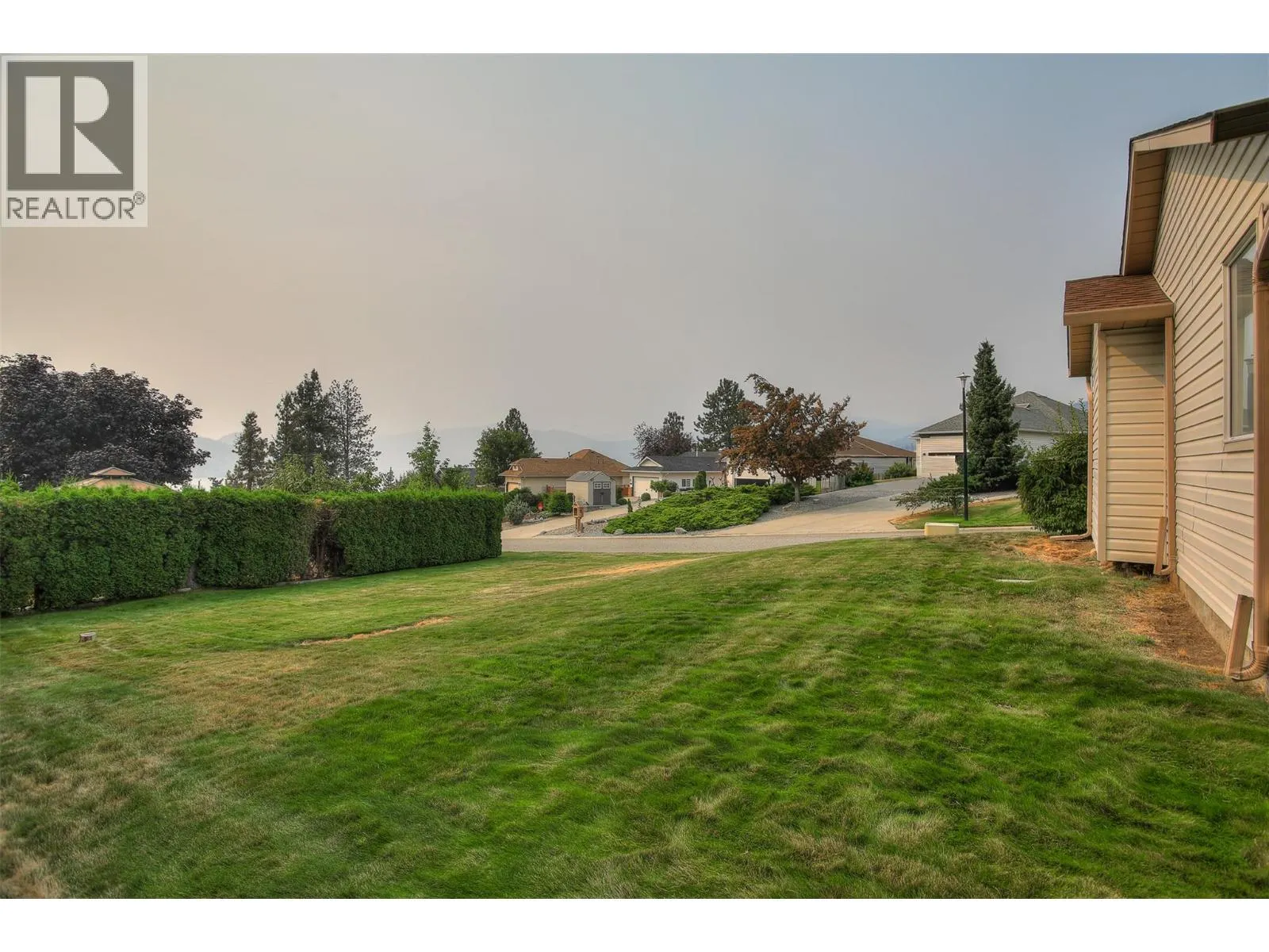 3897 Desert Pines Avenue