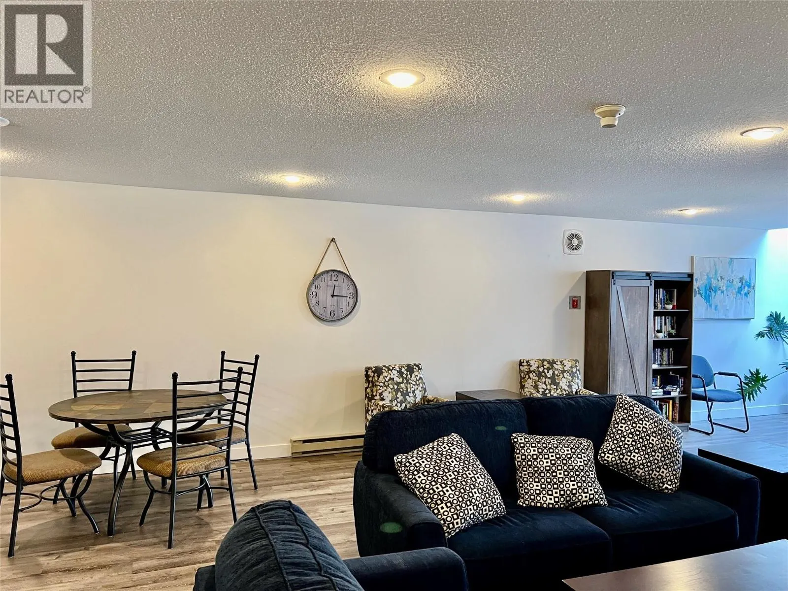 737 Leon Avenue Unit# 807