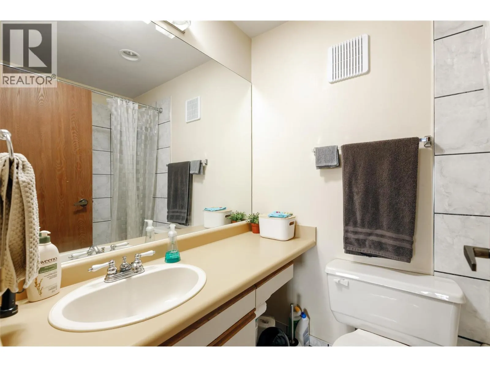 737 Leon Avenue Unit# 807