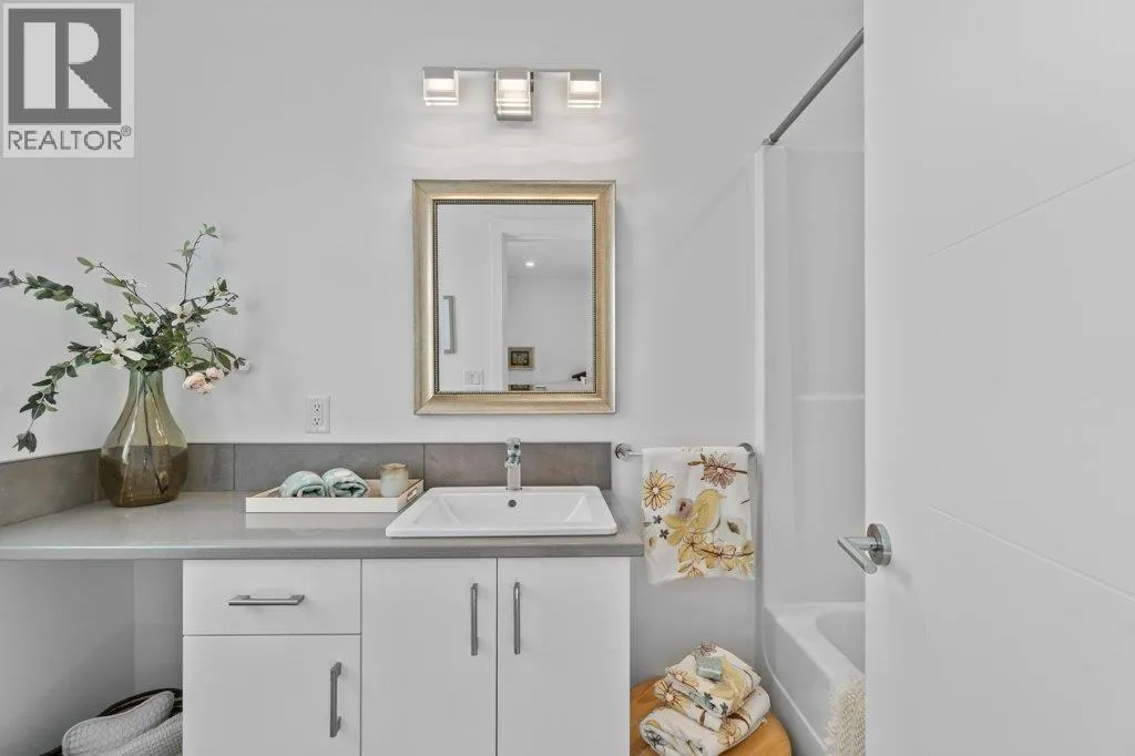 1151 8 Avenue NE Unit# 1