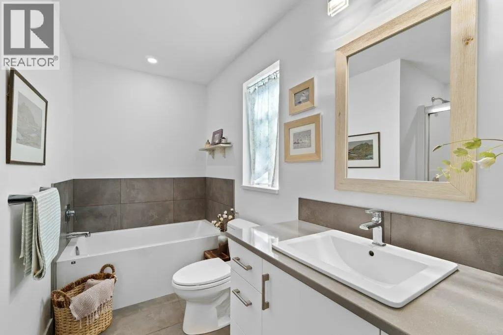 1151 8 Avenue NE Unit# 1