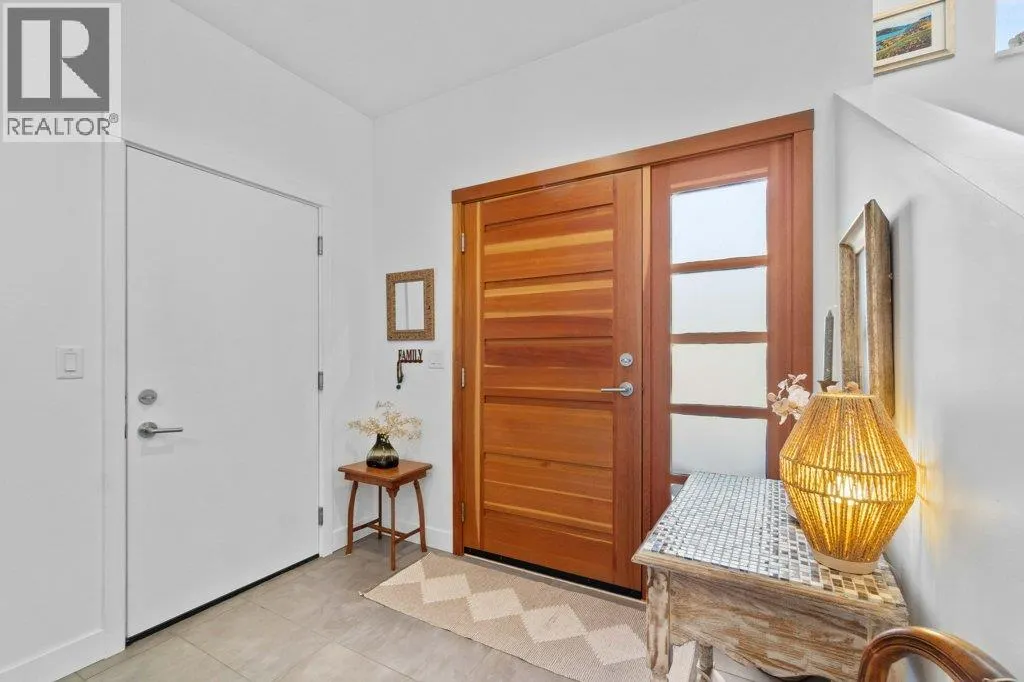 1151 8 Avenue NE Unit# 1