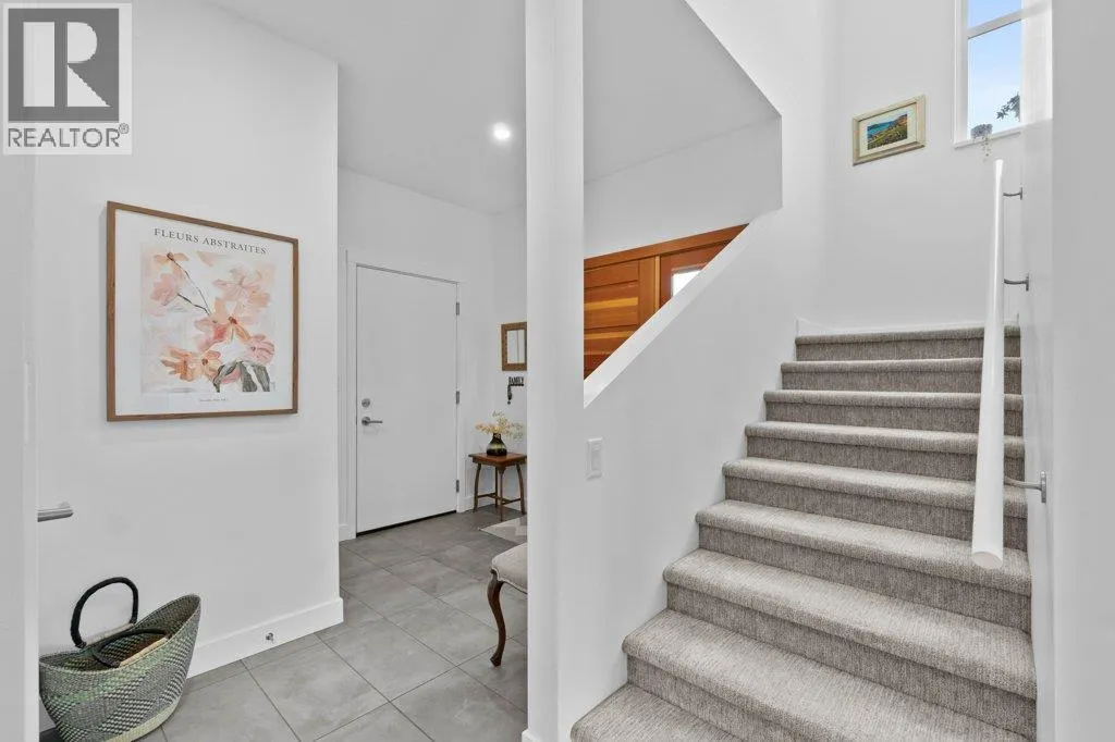 1151 8 Avenue NE Unit# 1