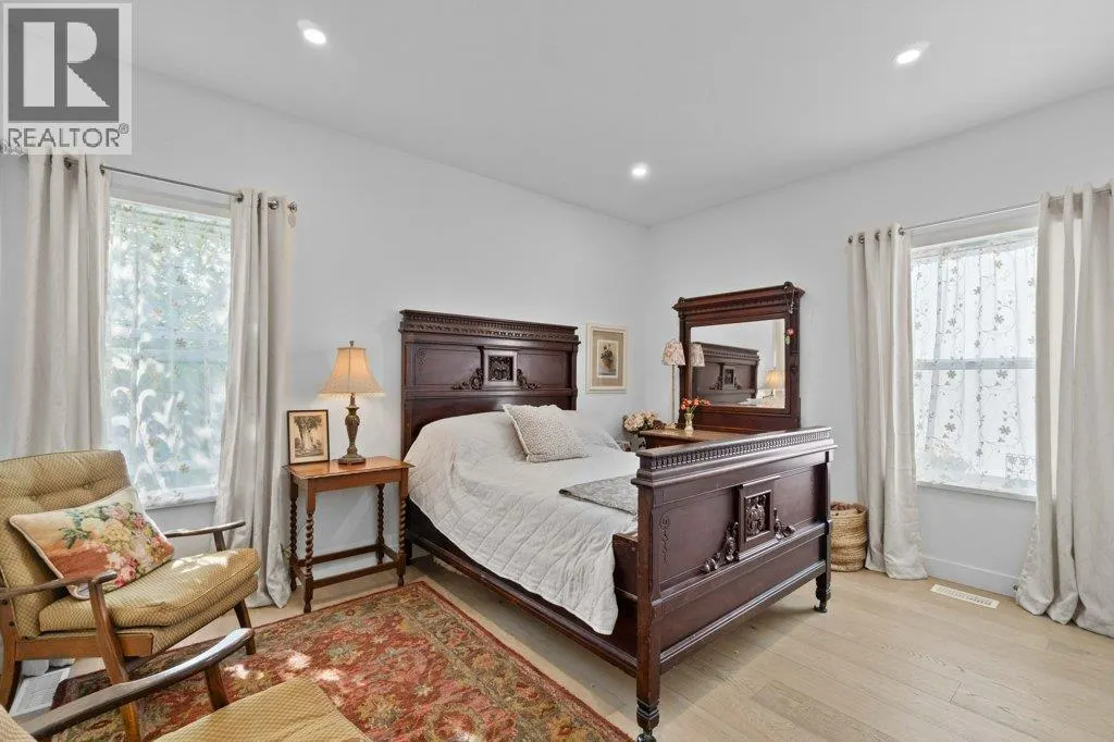 1151 8 Avenue NE Unit# 1