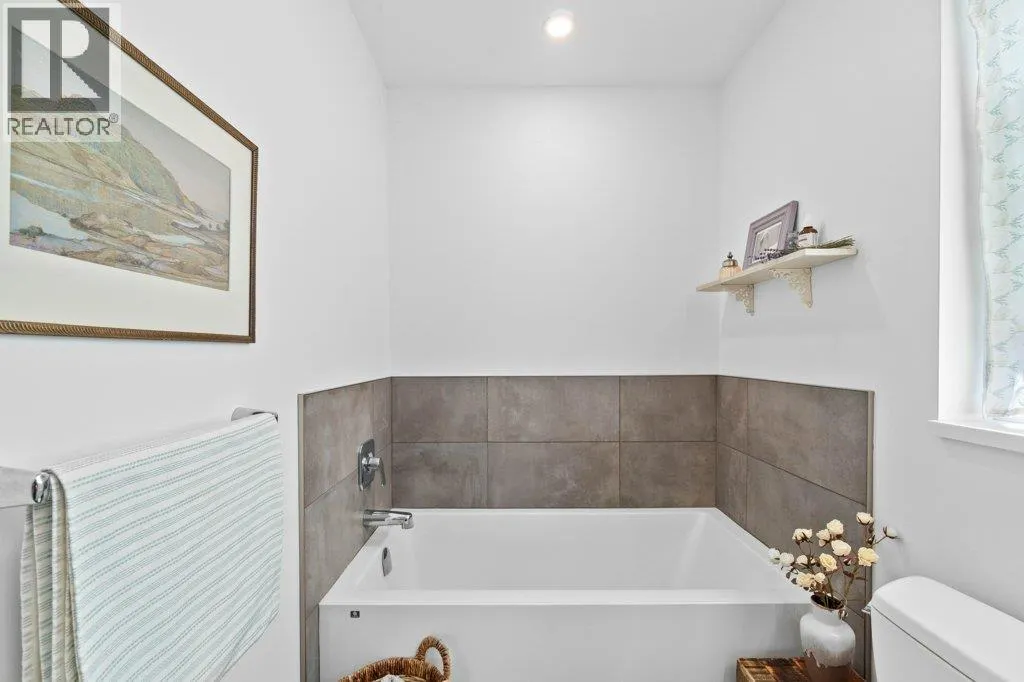 1151 8 Avenue NE Unit# 1