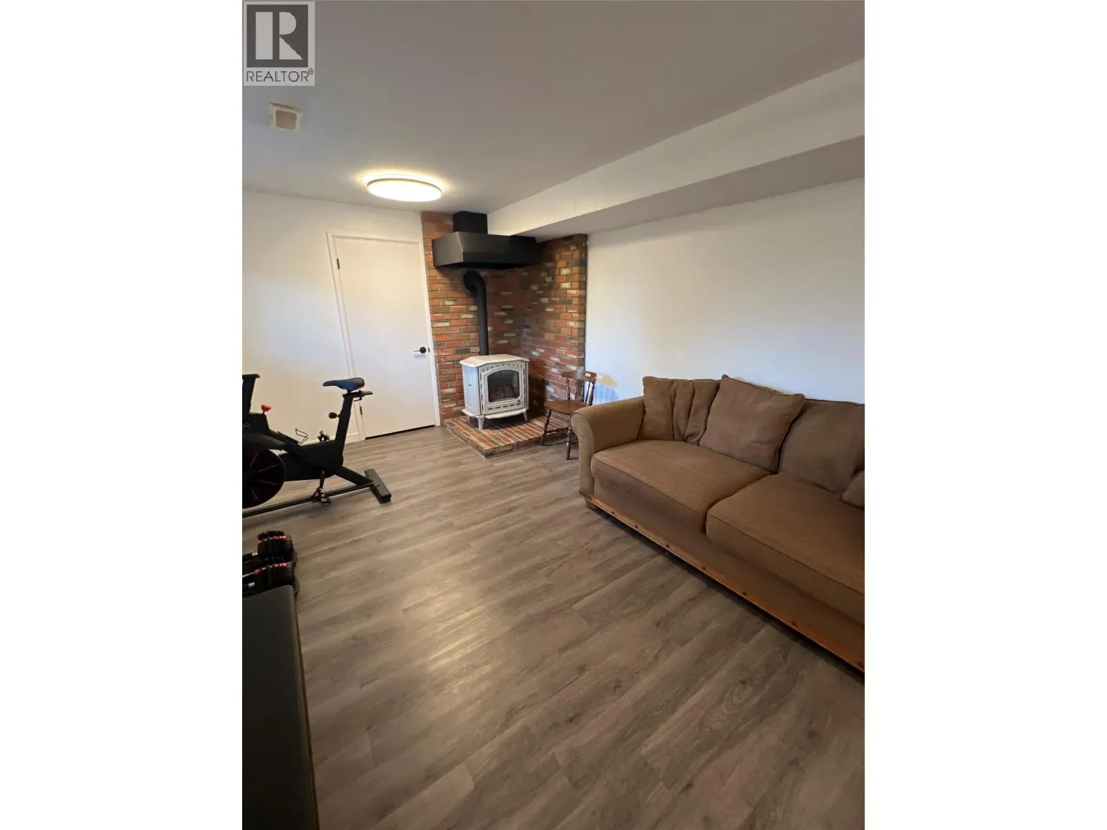 2077 Derry Lane