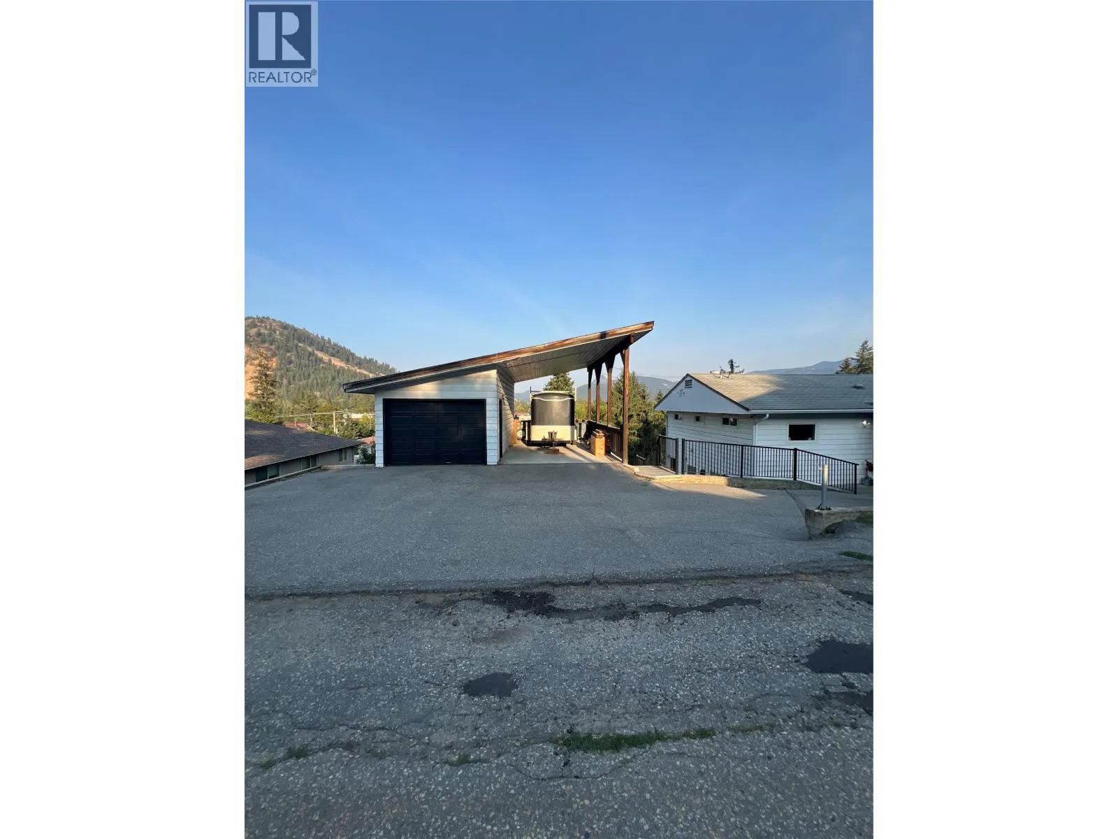 2077 Derry Lane