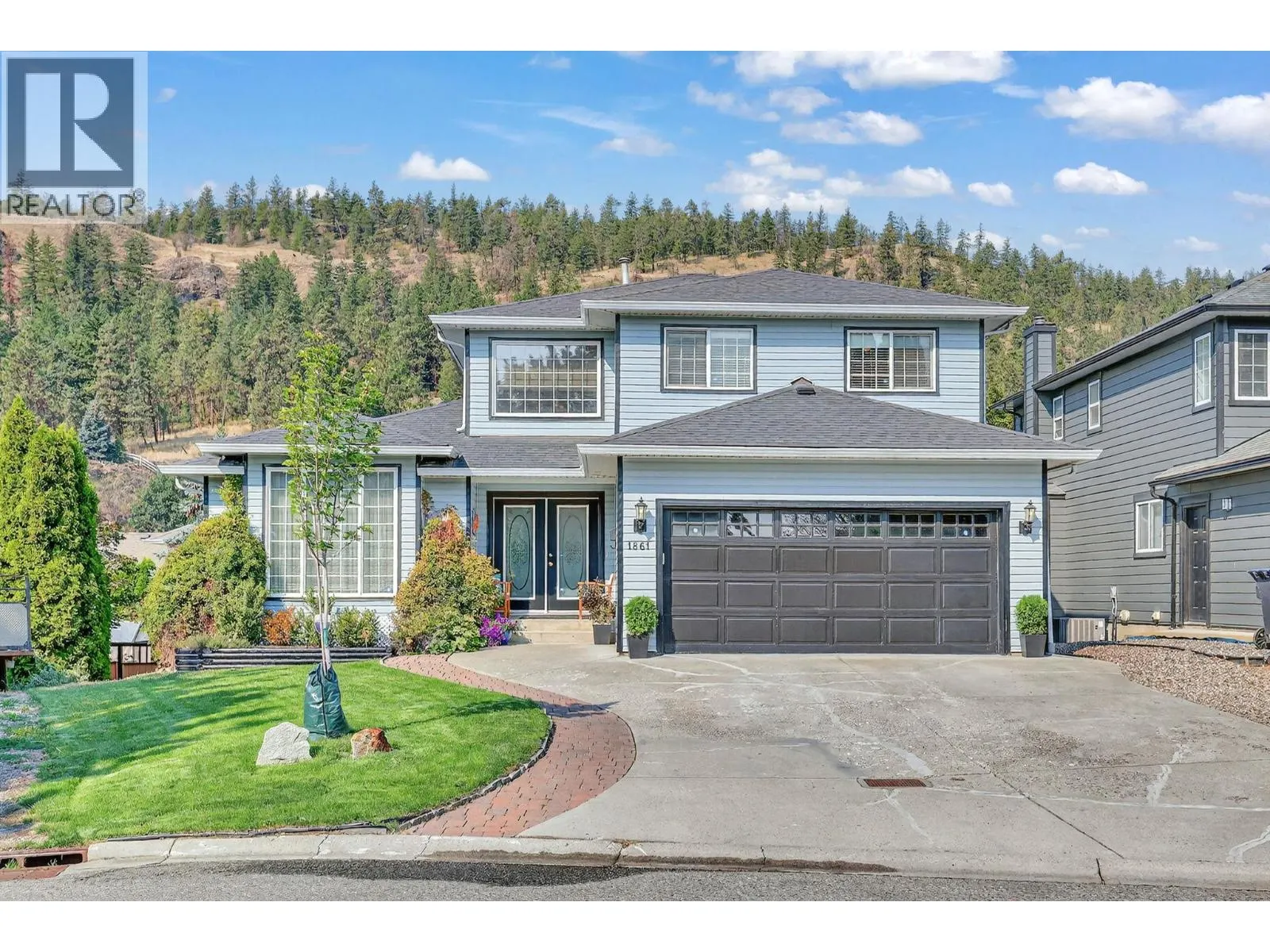 1861 Glenhaven Crescent
