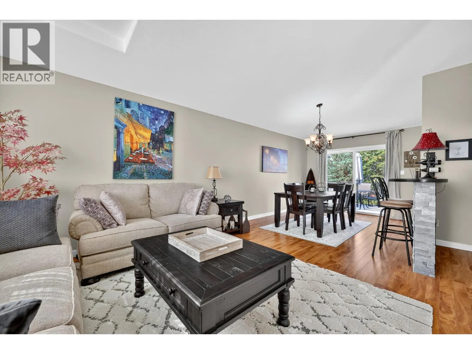 1861 Glenhaven Crescent