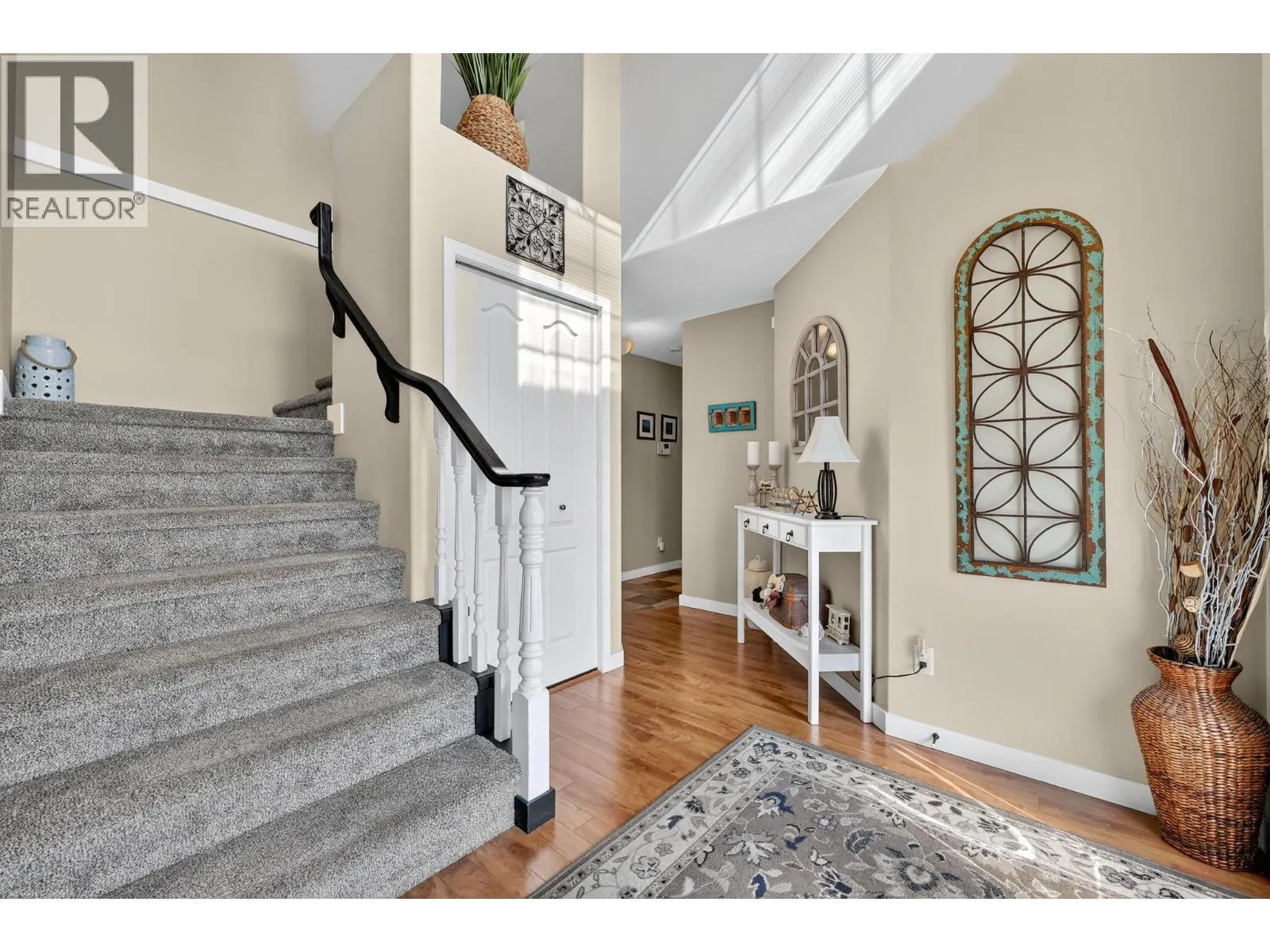 1861 Glenhaven Crescent