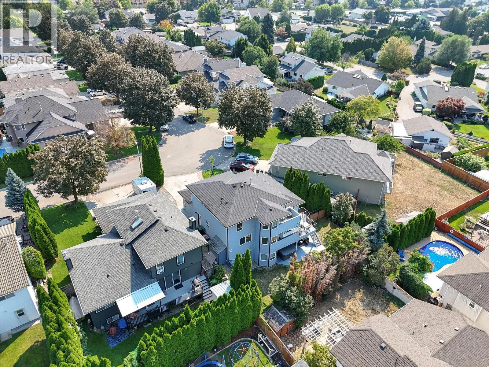 1861 Glenhaven Crescent