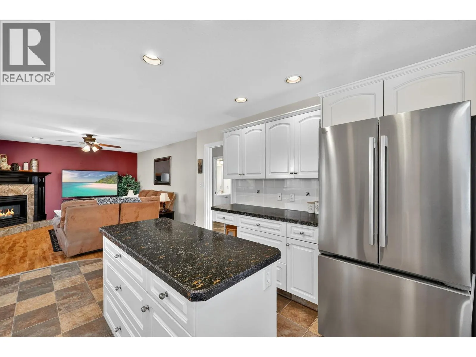 1861 Glenhaven Crescent
