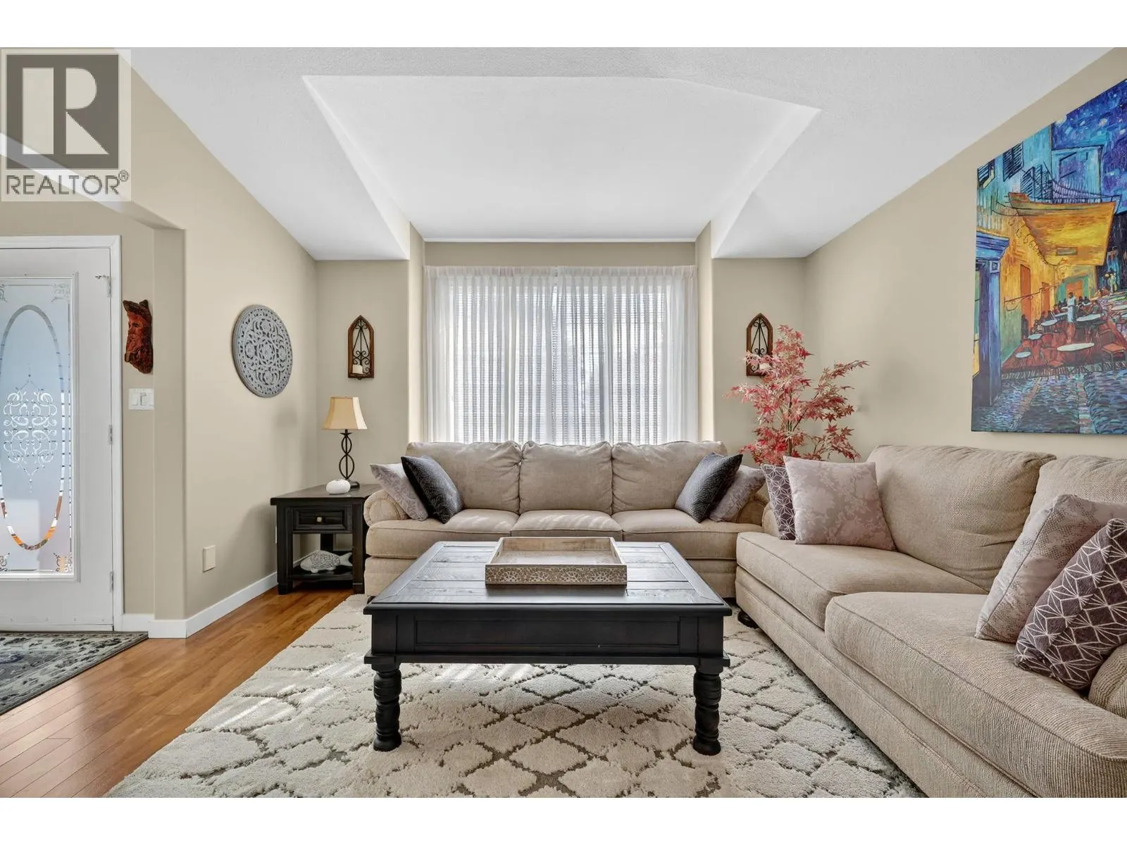 1861 Glenhaven Crescent