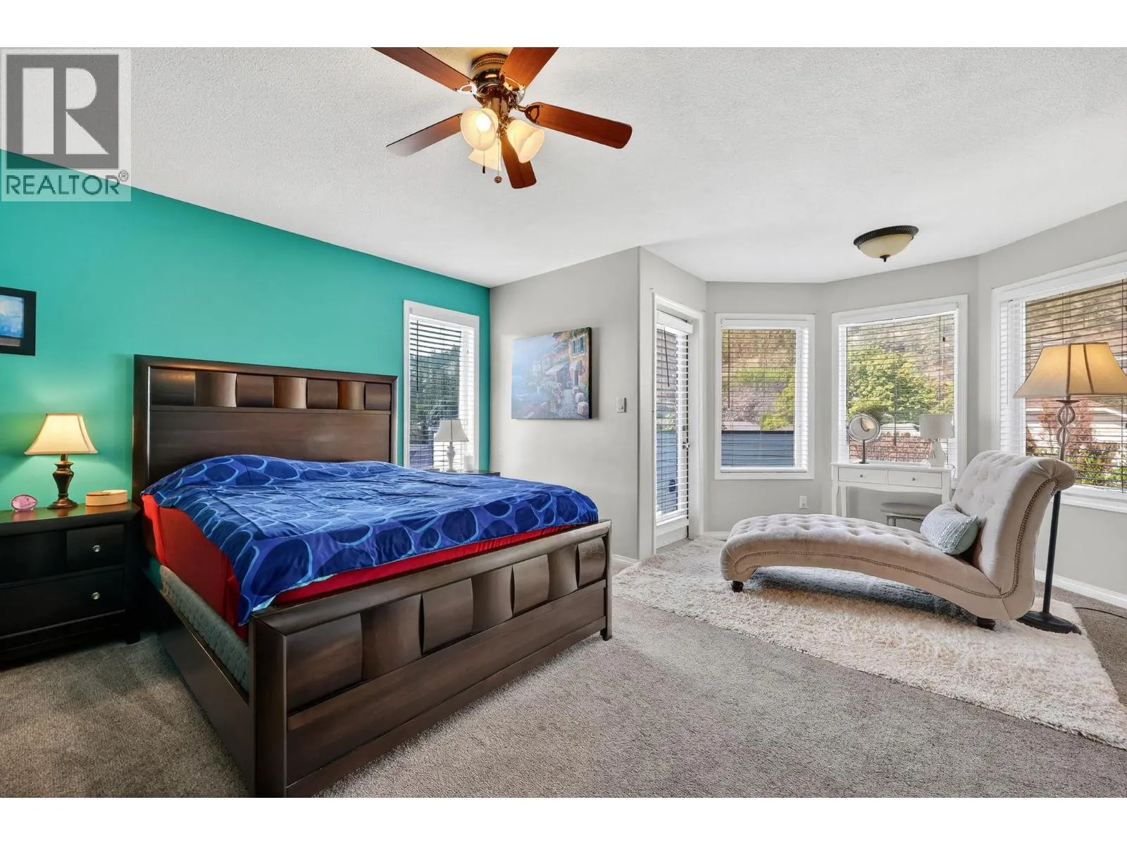 1861 Glenhaven Crescent