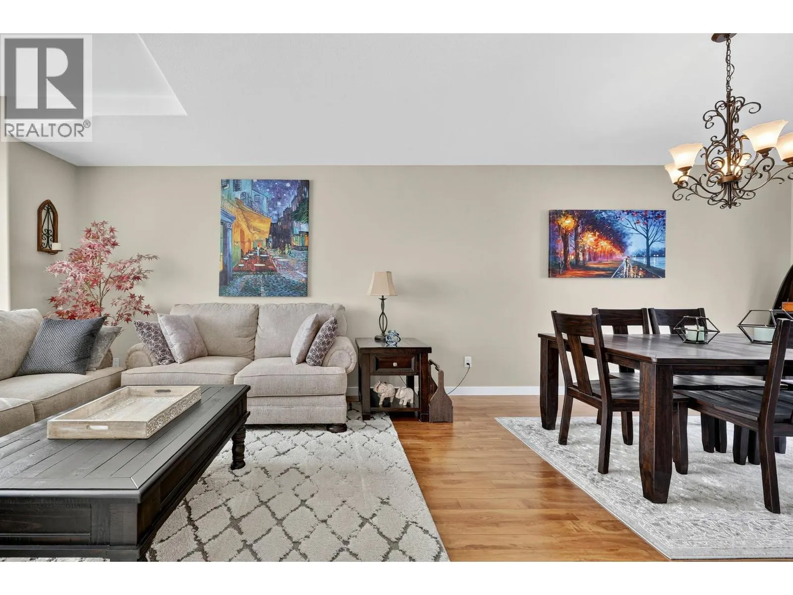 1861 Glenhaven Crescent