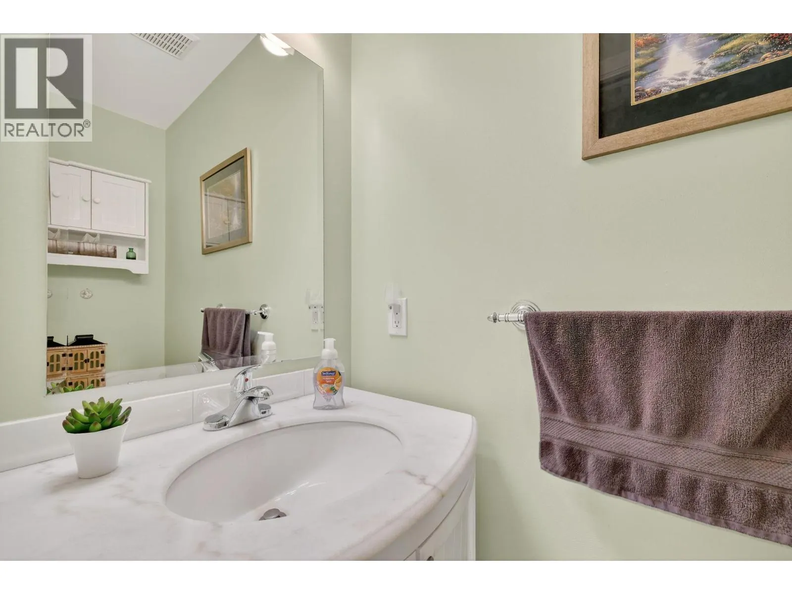1861 Glenhaven Crescent