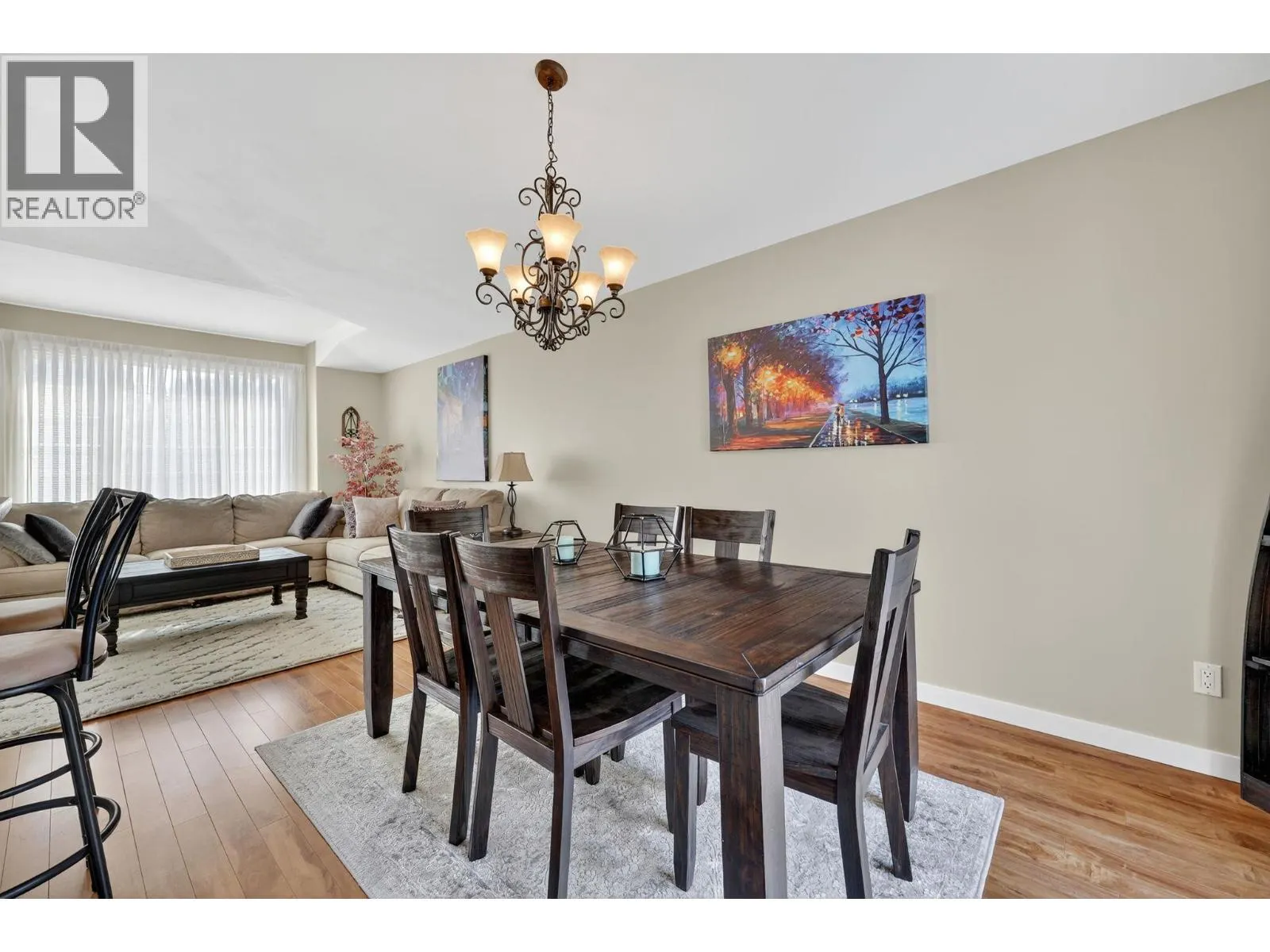 1861 Glenhaven Crescent