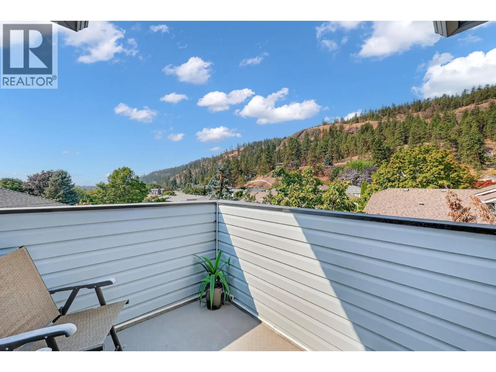 1861 Glenhaven Crescent