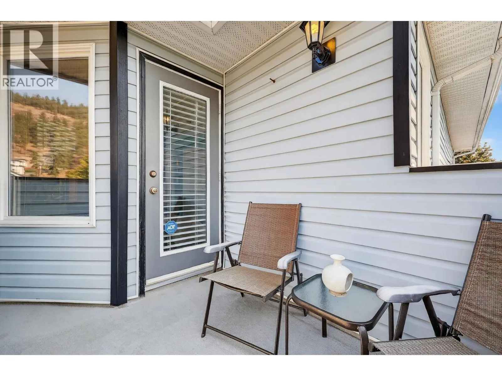1861 Glenhaven Crescent