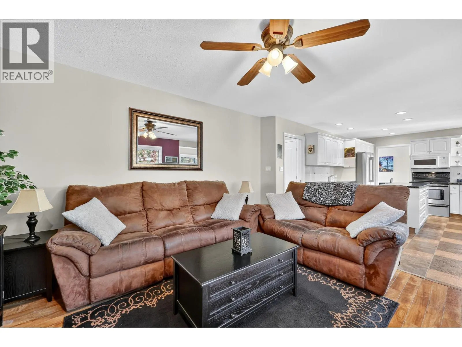 1861 Glenhaven Crescent