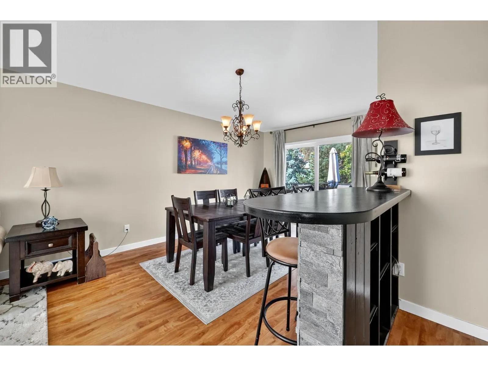 1861 Glenhaven Crescent